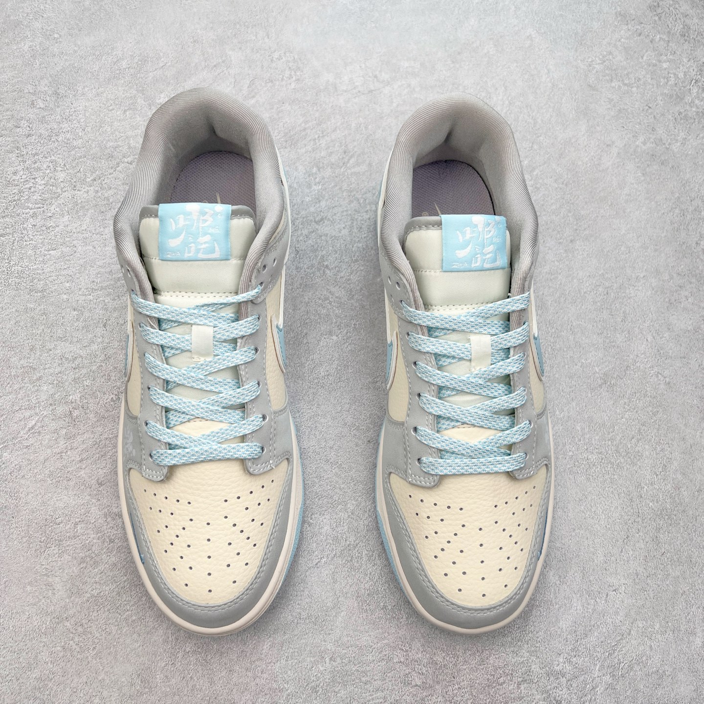 图片[2]-NK Dunk Low 定制配色 LW1818-114 大厂出品 极力推荐 原装头层材料 独家版型蒸餾加工帶來的是更好的视觉和脚感体验大厂纯原品质出货 清洁度 电绣工艺 皮料切割干净无任何毛边 细节完美 实拍调校N版已经零色差零失真 百分百还原实物色彩所见即所得 不存在货不对板色差等低级问题 选购参考实物拍摄 不混卖不参货 只用心做好货严格选品 承诺混一赔十 尺码：36 36.5 37.5 38 38.5 39 40 40.5 41 42 42.5 43 44 44.5 45-选品中心