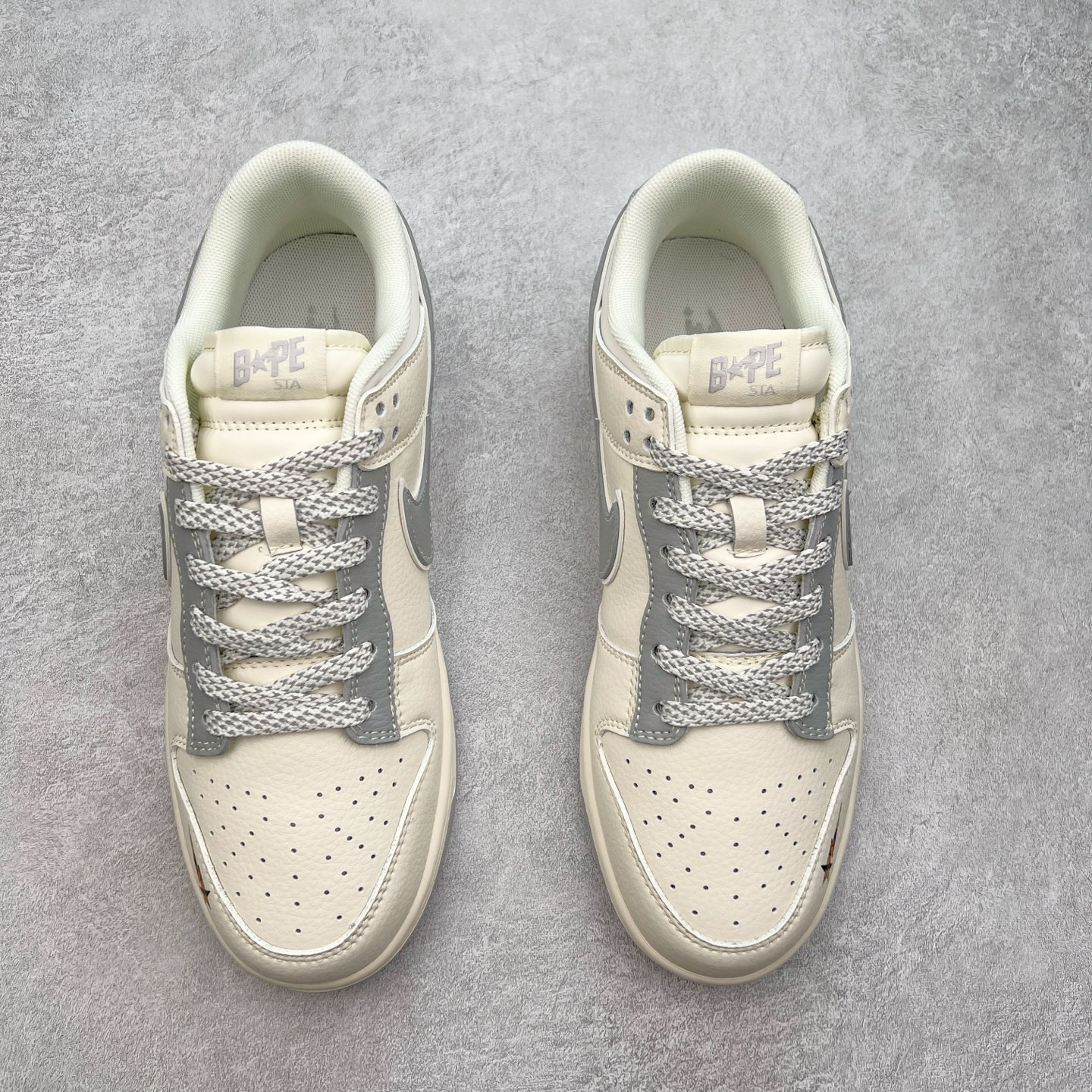 图片[2]-NK Dunk Low 定制配色 XS6188-508 大厂出品 极力推荐 原装头层材料 独家版型蒸餾加工帶來的是更好的视觉和脚感体验大厂纯原品质出货 清洁度 电绣工艺 皮料切割干净无任何毛边 细节完美 实拍调校N版已经零色差零失真 百分百还原实物色彩所见即所得 不存在货不对板色差等低级问题 选购参考实物拍摄 不混卖不参货 只用心做好货严格选品 承诺混一赔十 尺码：36 36.5 37.5 38 38.5 39 40 40.5 41 42 42.5 43 44 44.5 45-选品中心