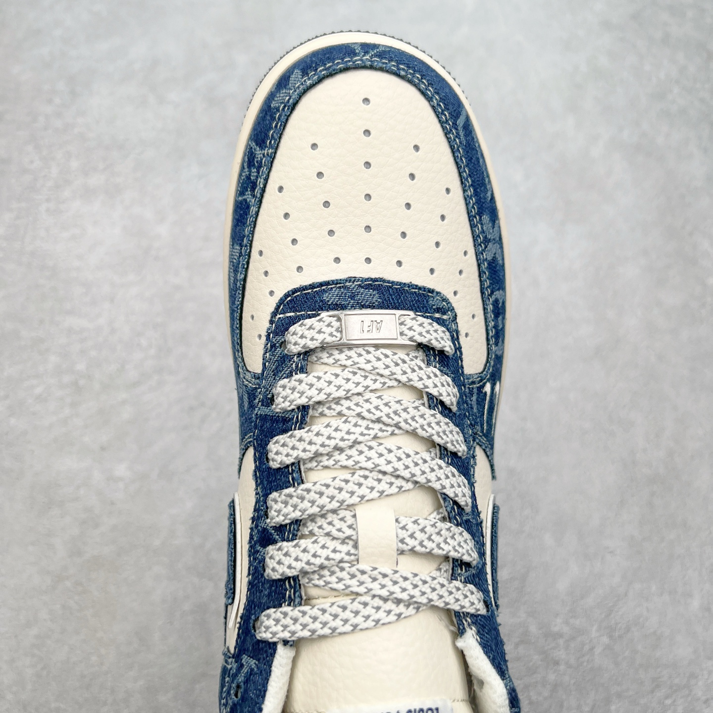 图片[4]-NK Air Force 1´07 Low 空军一号低帮百搭休闲运动板鞋 SJ2088-003 柔软、弹性十足的缓震性能和出色的中底设计 横跨复古与现代的外型结合 造就出风靡全球 三十多年的Force 1 直到今天还深受青睐 实拍调校N版已经零色差零失真 百分百还原实物色彩所见即所得 不存在货不对板色差等低级问题 选购参考实物拍摄 不混卖不参货 只用心做好货严格选品 承诺混一赔十 尺码：36 36.5 37.5 38 38.5 39 40 40.5 41 42 42.5 43 44 44.5 45-选品中心