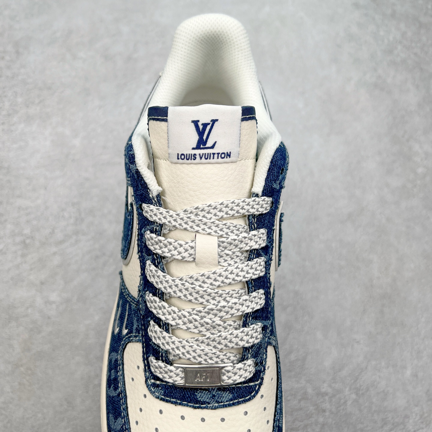 图片[5]-NK Air Force 1´07 Low 空军一号低帮百搭休闲运动板鞋 SJ2088-003 柔软、弹性十足的缓震性能和出色的中底设计 横跨复古与现代的外型结合 造就出风靡全球 三十多年的Force 1 直到今天还深受青睐 实拍调校N版已经零色差零失真 百分百还原实物色彩所见即所得 不存在货不对板色差等低级问题 选购参考实物拍摄 不混卖不参货 只用心做好货严格选品 承诺混一赔十 尺码：36 36.5 37.5 38 38.5 39 40 40.5 41 42 42.5 43 44 44.5 45-选品中心