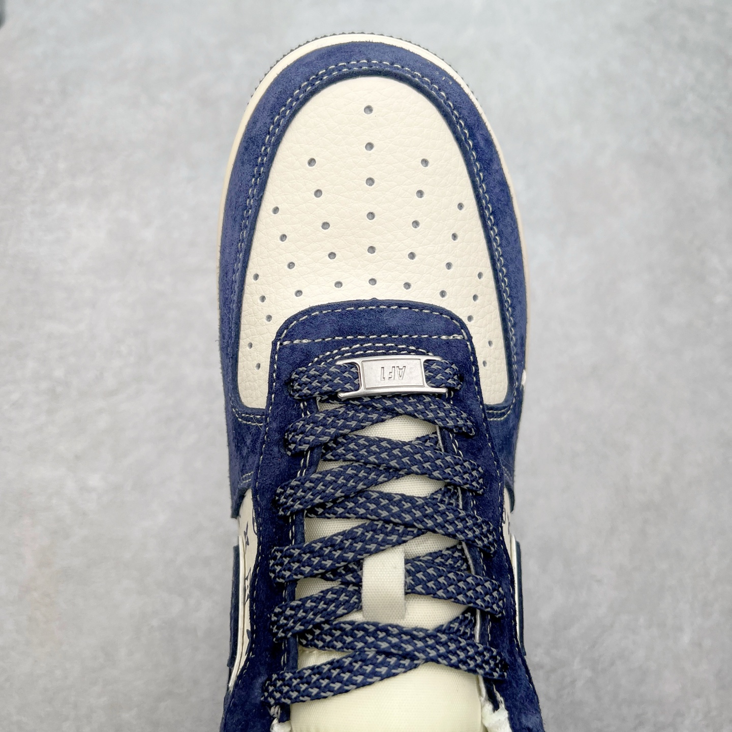 图片[4]-NK Air Force 1´07 Low 空军一号低帮百搭休闲运动板鞋 XZ6188-350 柔软、弹性十足的缓震性能和出色的中底设计 横跨复古与现代的外型结合 造就出风靡全球 三十多年的Force 1 直到今天还深受青睐 实拍调校N版已经零色差零失真 百分百还原实物色彩所见即所得 不存在货不对板色差等低级问题 选购参考实物拍摄 不混卖不参货 只用心做好货严格选品 承诺混一赔十 尺码：36 36.5 37.5 38 38.5 39 40 40.5 41 42 42.5 43 44 44.5 45-选品中心