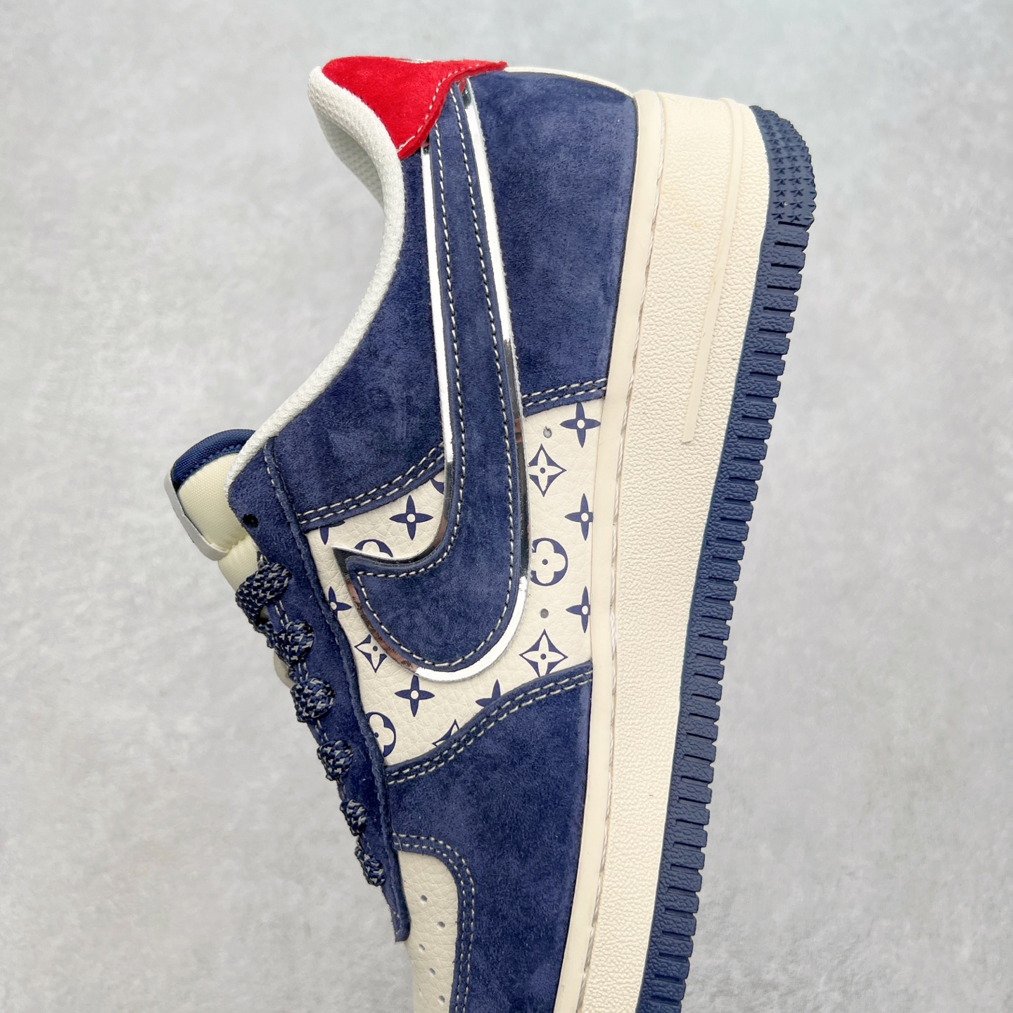 图片[7]-NK Air Force 1´07 Low 空军一号低帮百搭休闲运动板鞋 XZ6188-350 柔软、弹性十足的缓震性能和出色的中底设计 横跨复古与现代的外型结合 造就出风靡全球 三十多年的Force 1 直到今天还深受青睐 实拍调校N版已经零色差零失真 百分百还原实物色彩所见即所得 不存在货不对板色差等低级问题 选购参考实物拍摄 不混卖不参货 只用心做好货严格选品 承诺混一赔十 尺码：36 36.5 37.5 38 38.5 39 40 40.5 41 42 42.5 43 44 44.5 45-选品中心