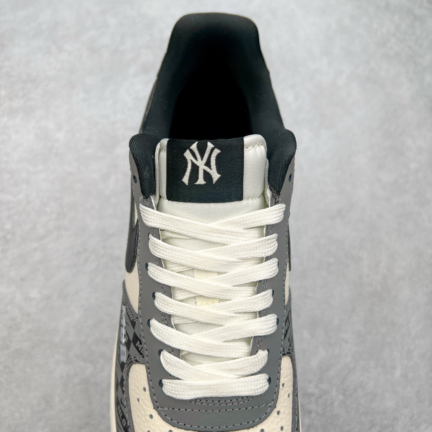 图片[5]-NK Air Force 1´07 Low 空军一号低帮百搭休闲运动板鞋 DF0188-038 柔软、弹性十足的缓震性能和出色的中底设计 横跨复古与现代的外型结合 造就出风靡全球 三十多年的Force 1 直到今天还深受青睐 实拍调校N版已经零色差零失真 百分百还原实物色彩所见即所得 不存在货不对板色差等低级问题 选购参考实物拍摄 不混卖不参货 只用心做好货严格选品 承诺混一赔十 尺码：36 36.5 37.5 38 38.5 39 40 40.5 41 42 42.5 43 44 44.5 45-选品中心