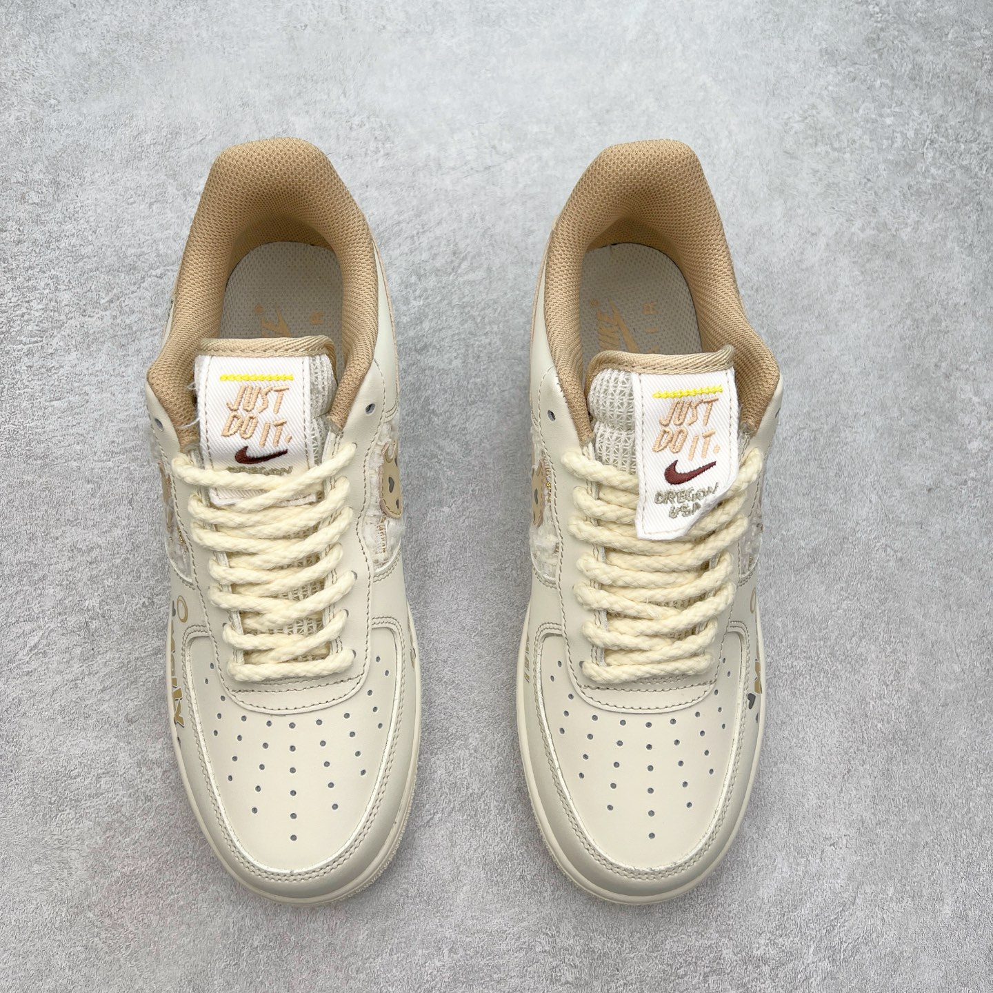 图片[2]-NK Air Force 1´07 Low 空军一号低帮百搭休闲运动板鞋 FJ7740-210 柔软、弹性十足的缓震性能和出色的中底设计 横跨复古与现代的外型结合 造就出风靡全球 三十多年的Force 1 直到今天还深受青睐 实拍调校N版已经零色差零失真 百分百还原实物色彩所见即所得 不存在货不对板色差等低级问题 选购参考实物拍摄 不混卖不参货 只用心做好货严格选品 承诺混一赔十 尺码：36 36.5 37.5 38 38.5 39 40 40.5 41 42 42.5 43 44 44.5 45-选品中心