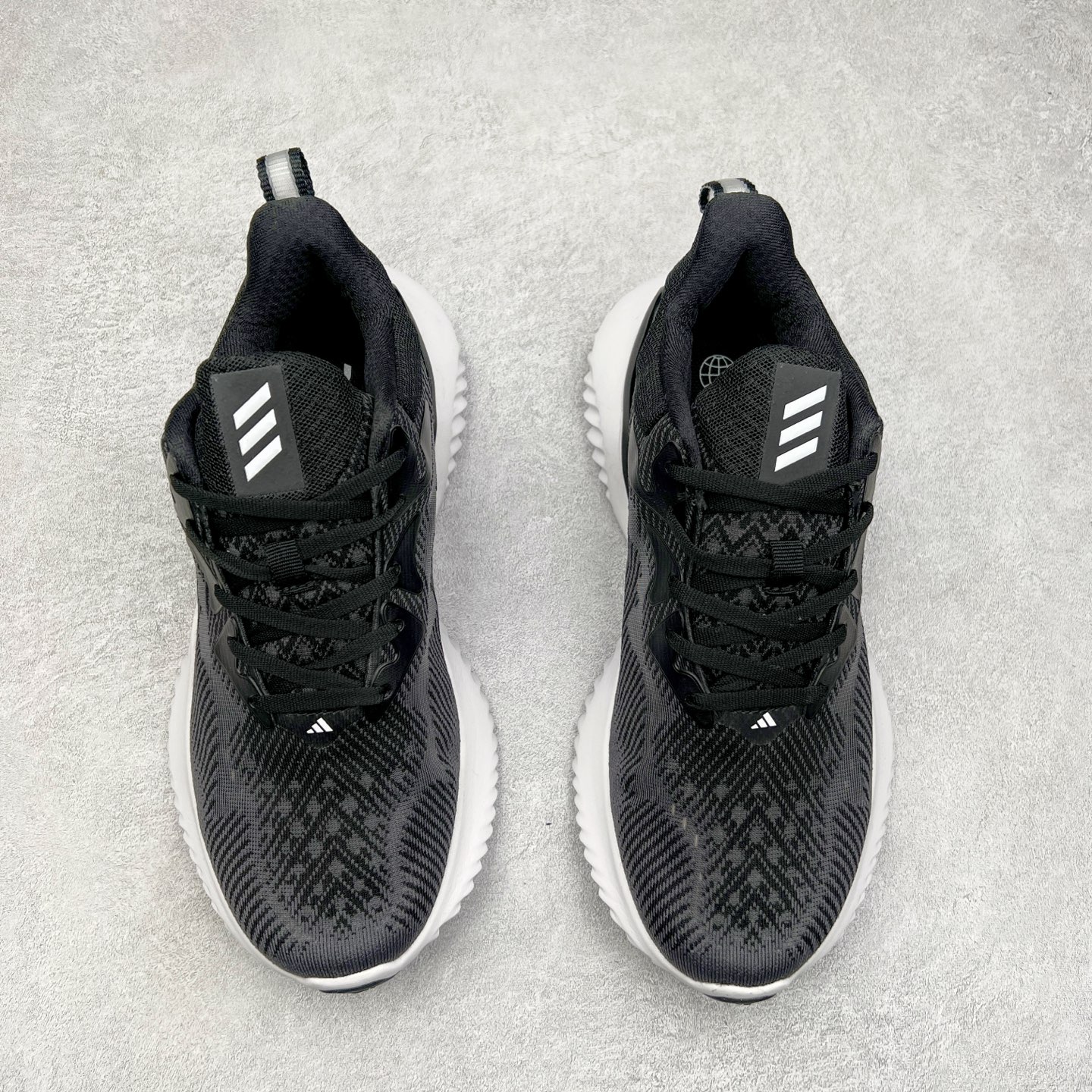 图片[2]-AD AlphaBounce HPC AMS 3M反光 阿尔法三代Bouncetm中底与Forged Mesh 热融合多层绒布的结合 外加马牌大底 原盒市售最高版本 附带官方防水袋 尺码：36 36.5 37.5 38 38.5 39 40 40.5 41 42 42.5 43 44 45-选品中心