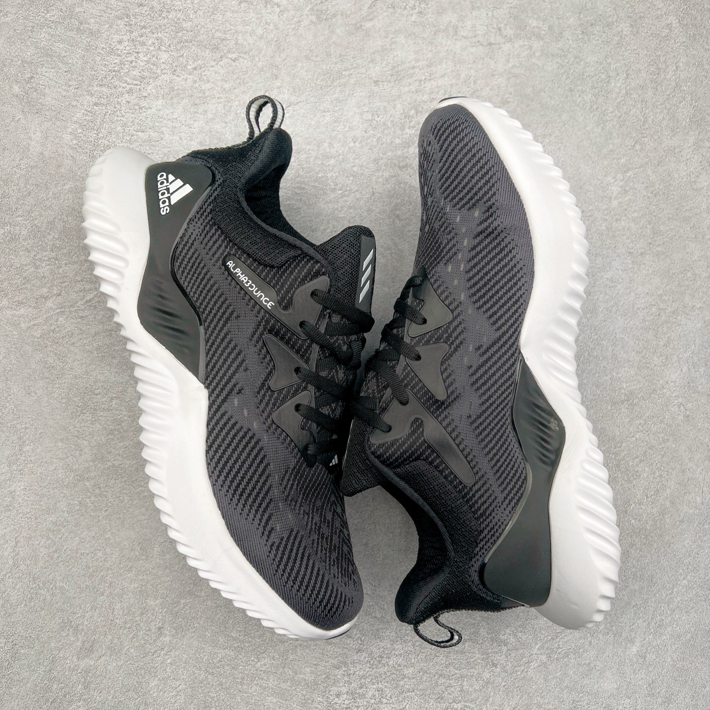 图片[3]-AD AlphaBounce HPC AMS 3M反光 阿尔法三代Bouncetm中底与Forged Mesh 热融合多层绒布的结合 外加马牌大底 原盒市售最高版本 附带官方防水袋 尺码：36 36.5 37.5 38 38.5 39 40 40.5 41 42 42.5 43 44 45-选品中心