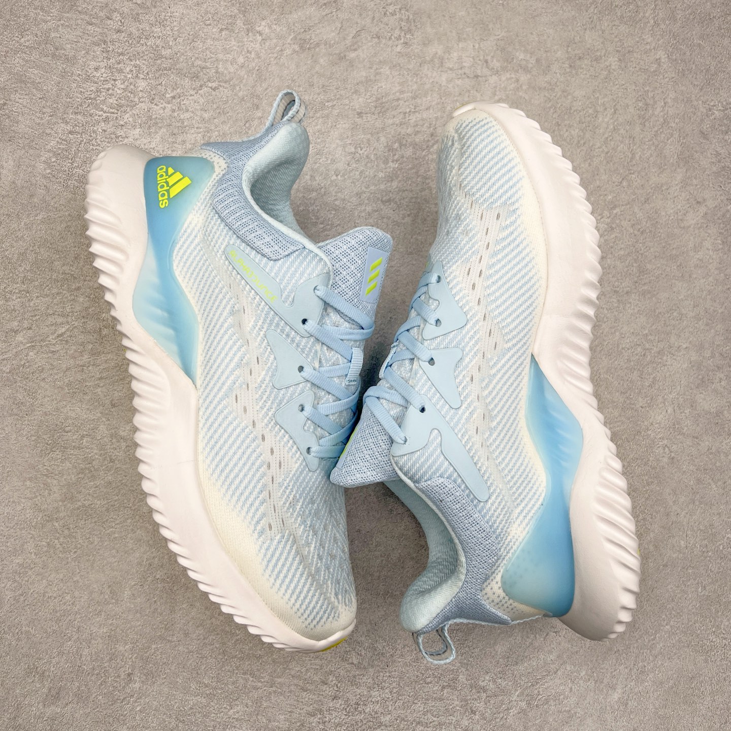 图片[3]-AD AlphaBounce HPC AMS 3M反光 阿尔法三代Bouncetm中底与Forged Mesh 热融合多层绒布的结合 外加马牌大底 原盒市售最高版本 附带官方防水袋 尺码：36 36.5 37.5 38 38.5 39 40 40.5 41 42 42.5 43 44 45-选品中心