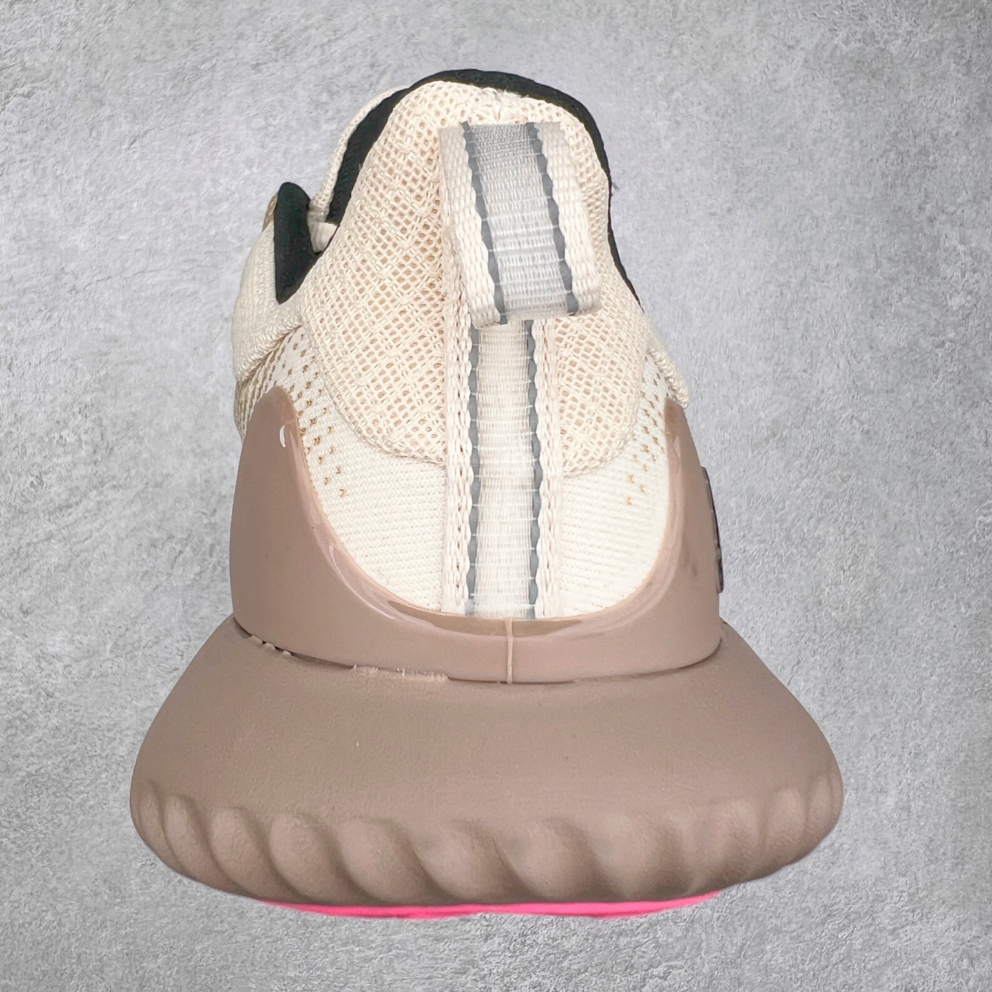 图片[8]-AD AlphaBounce HPC AMS 3M反光 阿尔法三代Bouncetm中底与Forged Mesh 热融合多层绒布的结合 外加马牌大底 原盒市售最高版本 附带官方防水袋 尺码：36 36.5 37.5 38 38.5 39 40 40.5 41 42 42.5 43 44 45-选品中心