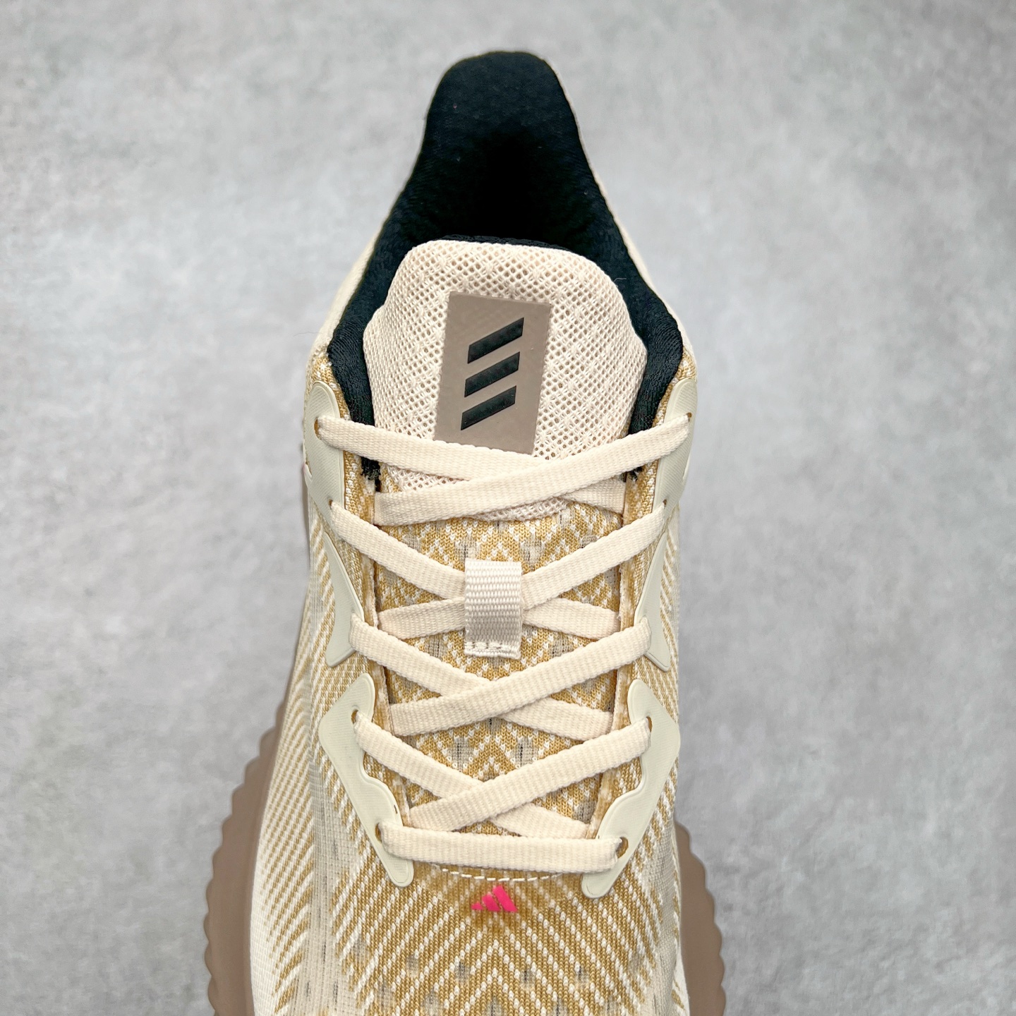 图片[5]-AD AlphaBounce HPC AMS 3M反光 阿尔法三代Bouncetm中底与Forged Mesh 热融合多层绒布的结合 外加马牌大底 原盒市售最高版本 附带官方防水袋 尺码：36 36.5 37.5 38 38.5 39 40 40.5 41 42 42.5 43 44 45-选品中心