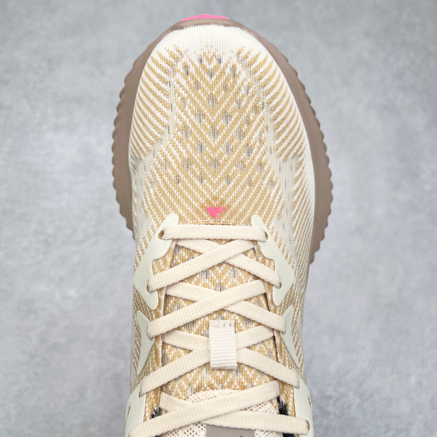 图片[4]-AD AlphaBounce HPC AMS 3M反光 阿尔法三代Bouncetm中底与Forged Mesh 热融合多层绒布的结合 外加马牌大底 原盒市售最高版本 附带官方防水袋 尺码：36 36.5 37.5 38 38.5 39 40 40.5 41 42 42.5 43 44 45-选品中心