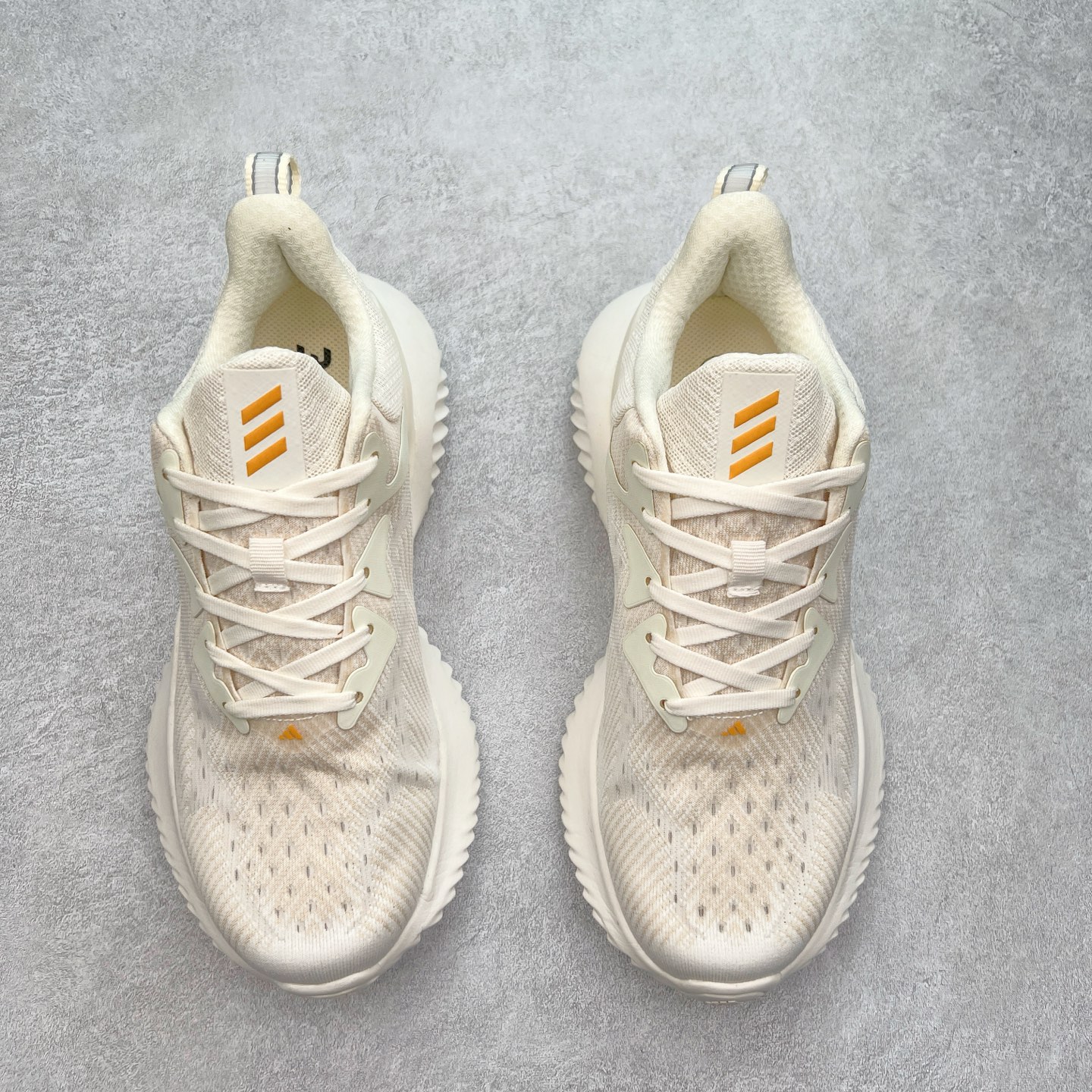 图片[2]-AD AlphaBounce HPC AMS 3M反光 阿尔法三代Bouncetm中底与Forged Mesh 热融合多层绒布的结合 外加马牌大底 原盒市售最高版本 附带官方防水袋 尺码：36 36.5 37.5 38 38.5 39 40 40.5 41 42 42.5 43 44 45-选品中心