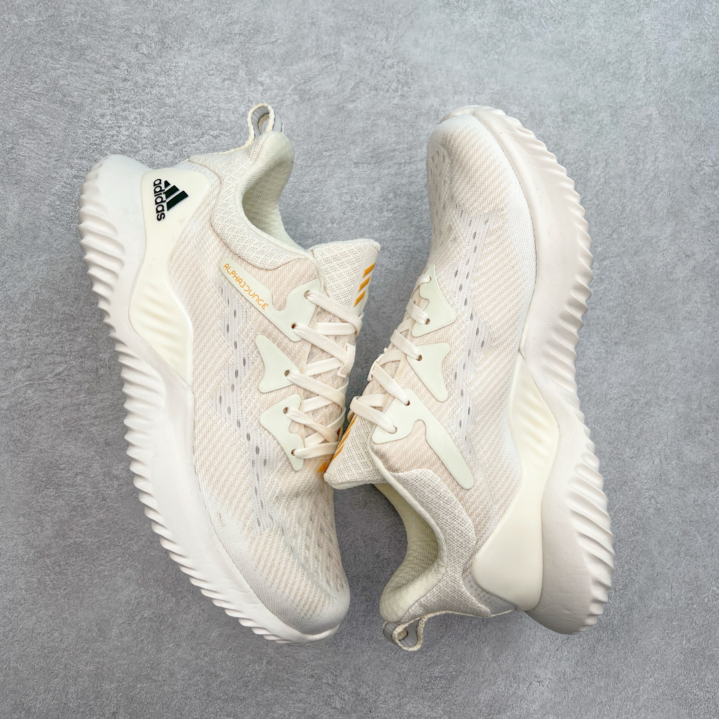 图片[3]-AD AlphaBounce HPC AMS 3M反光 阿尔法三代Bouncetm中底与Forged Mesh 热融合多层绒布的结合 外加马牌大底 原盒市售最高版本 附带官方防水袋 尺码：36 36.5 37.5 38 38.5 39 40 40.5 41 42 42.5 43 44 45-选品中心