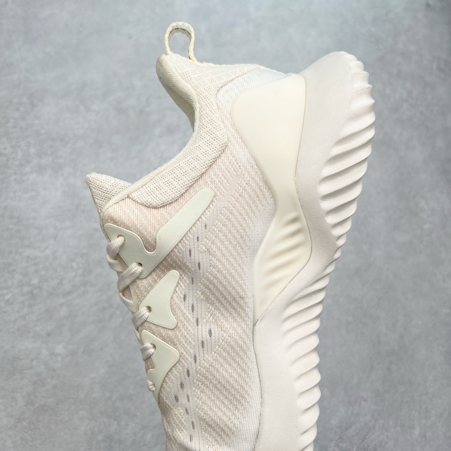 图片[7]-AD AlphaBounce HPC AMS 3M反光 阿尔法三代Bouncetm中底与Forged Mesh 热融合多层绒布的结合 外加马牌大底 原盒市售最高版本 附带官方防水袋 尺码：36 36.5 37.5 38 38.5 39 40 40.5 41 42 42.5 43 44 45-选品中心