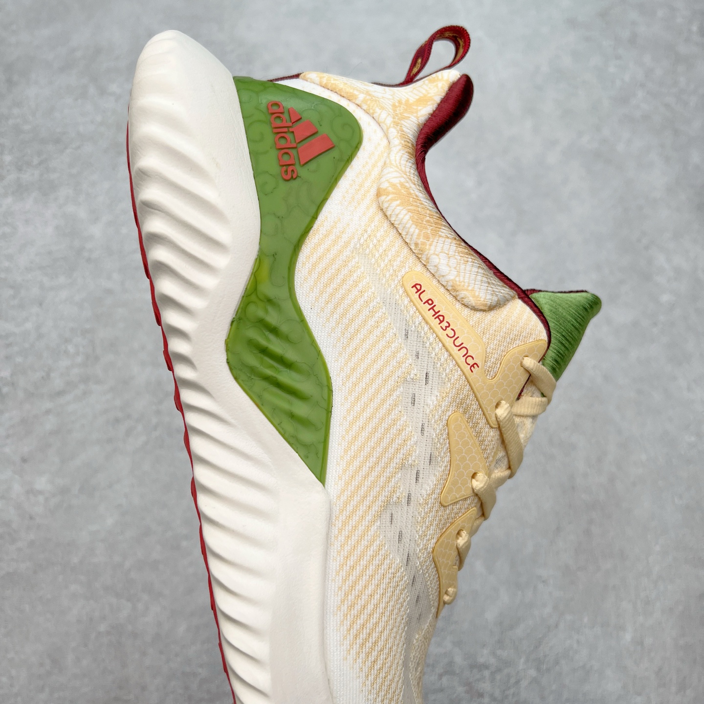 图片[6]-AD AlphaBounce HPC AMS 3M反光 阿尔法三代Bouncetm中底与Forged Mesh 热融合多层绒布的结合 外加马牌大底 原盒市售最高版本 附带官方防水袋 尺码：36 36.5 37.5 38 38.5 39 40 40.5 41 42 42.5 43 44 45-选品中心