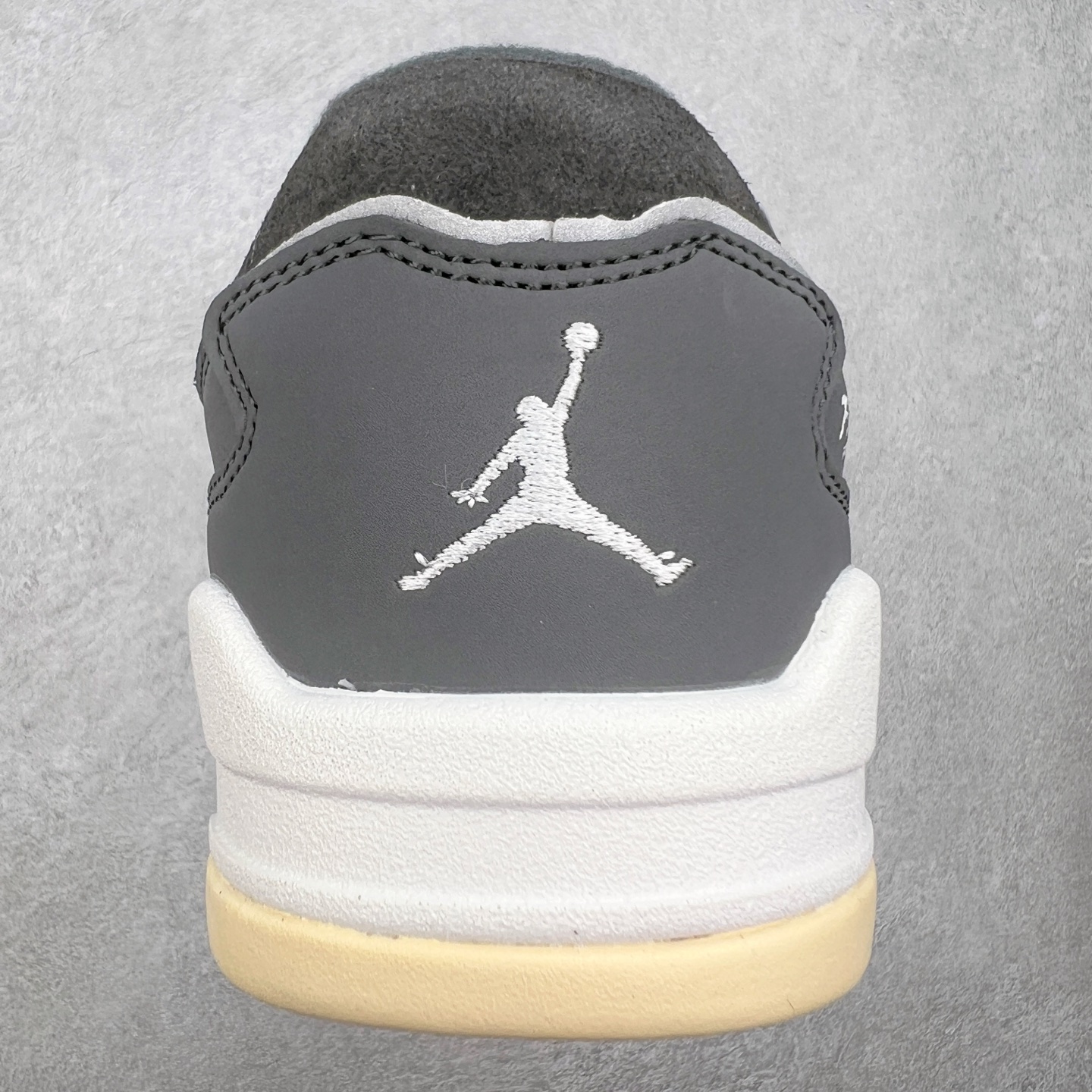 图片[8]-Jordan FLIGHT COURT AJ舒适百搭防滑耐磨低帮复古篮球鞋 HF3255-002 实拍调校N版已经零色差零失真 百分百还原实物色彩所见即所得 不存在货不对板色差等低级问题 选购参考实物拍摄 不混卖不参货 只用心做好货严格选品 承诺混一赔十 尺码：36 36.5 37.5 38 38.5 39 40 40.5 41 42 42.5 43 44 44.5 45-选品中心