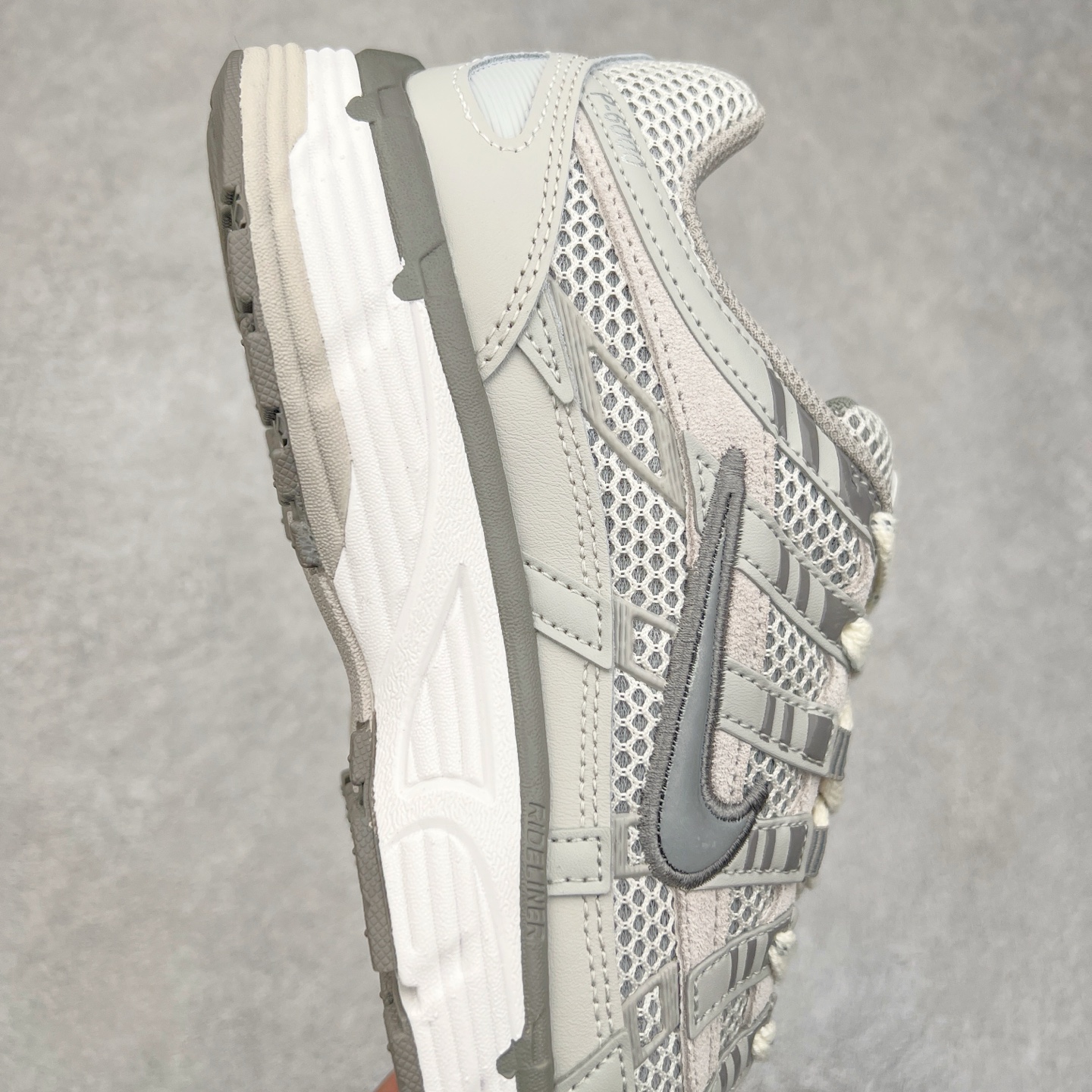 图片[6]-NK P-6000 系列低帮复古老爹风休闲运动舒适慢跑鞋 FN6837-012 购入原鞋原装纸板楦头开发 独家私模四层组合大底 市场唯一正确版本 良心定价 新配色陆续出货 进口三文治网面 融合 Pegasus 过往运动鞋设计 助力 21 世纪早期跑步运动跃升时尚新高度 采用透气网眼布、运动风格线条和耐穿覆面 兼具吸睛外观和舒适感受 中底泡绵以田径赛道为灵感 打造厚实设计 缔造出众缓震性能 尺码：36 36.5 37.5 38 38.5 39 40 40.5 41 42 42.5 43 44 44.5 45-选品中心