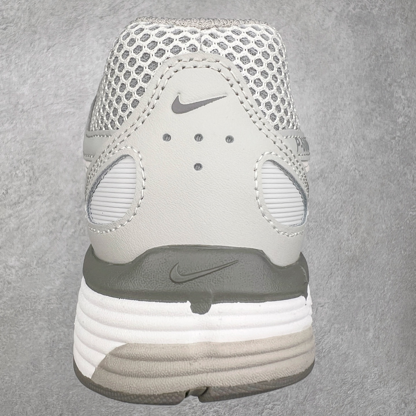 图片[8]-NK P-6000 系列低帮复古老爹风休闲运动舒适慢跑鞋 FN6837-012 购入原鞋原装纸板楦头开发 独家私模四层组合大底 市场唯一正确版本 良心定价 新配色陆续出货 进口三文治网面 融合 Pegasus 过往运动鞋设计 助力 21 世纪早期跑步运动跃升时尚新高度 采用透气网眼布、运动风格线条和耐穿覆面 兼具吸睛外观和舒适感受 中底泡绵以田径赛道为灵感 打造厚实设计 缔造出众缓震性能 尺码：36 36.5 37.5 38 38.5 39 40 40.5 41 42 42.5 43 44 44.5 45-选品中心