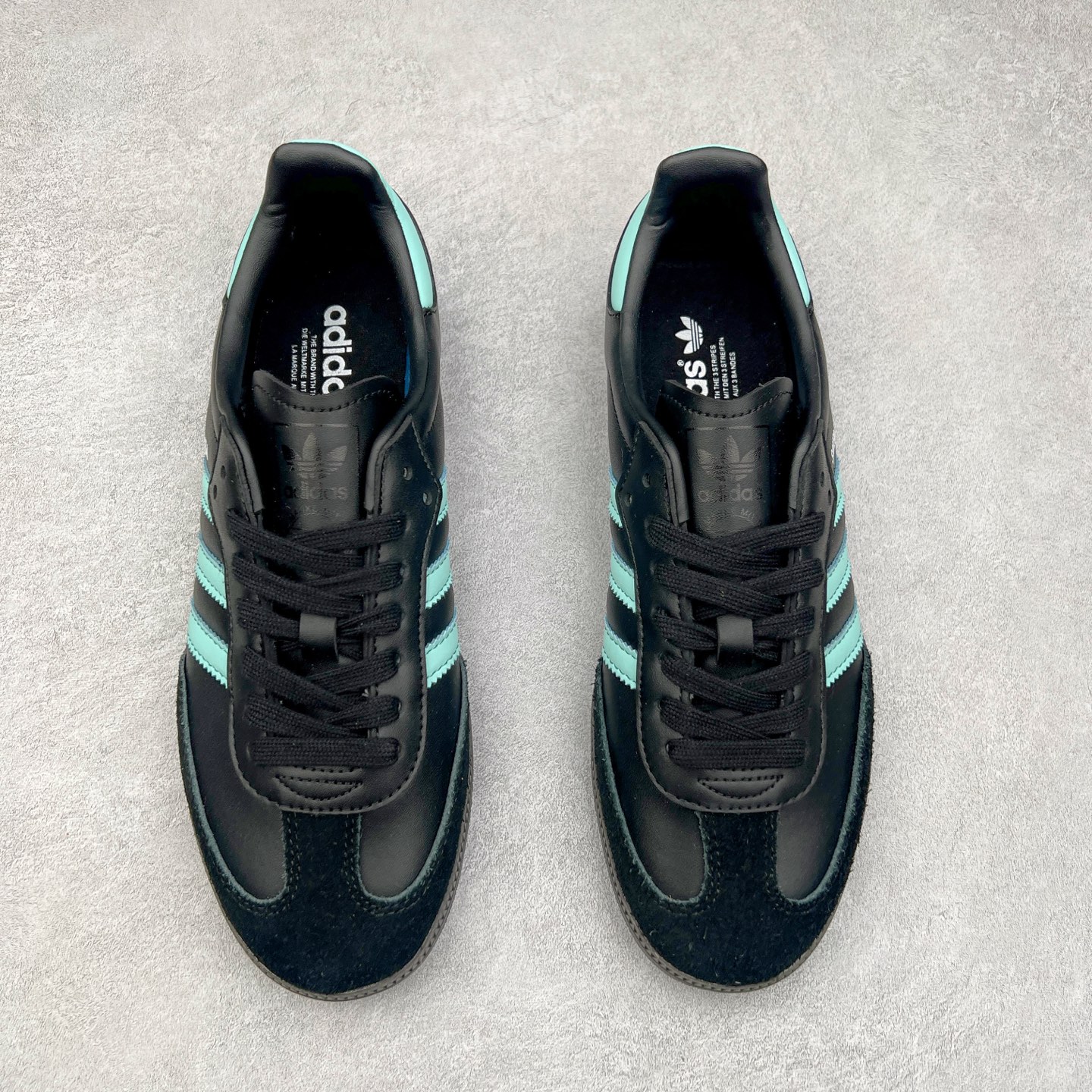 图片[2]-AD Original Samba OG 复古经典轻便板鞋 JR7109 这款桑巴鞋展示了高质量的工艺 带有装饰的超锁缝制和无缝的手感 柔软、柔软的皮革造型和标志性的3条纹完成了精致的外观 正规合身鞋带 鞋面上有绒面鞋垫 橡胶鞋底 享受正畸套筒软感 自50年代首次亮相以来就一直在赢得粉丝的青睐 尺码：36 36.5 37.5 38 38.5 39 40 40.5 41 42 42.5 43 44 44.5 45-选品中心