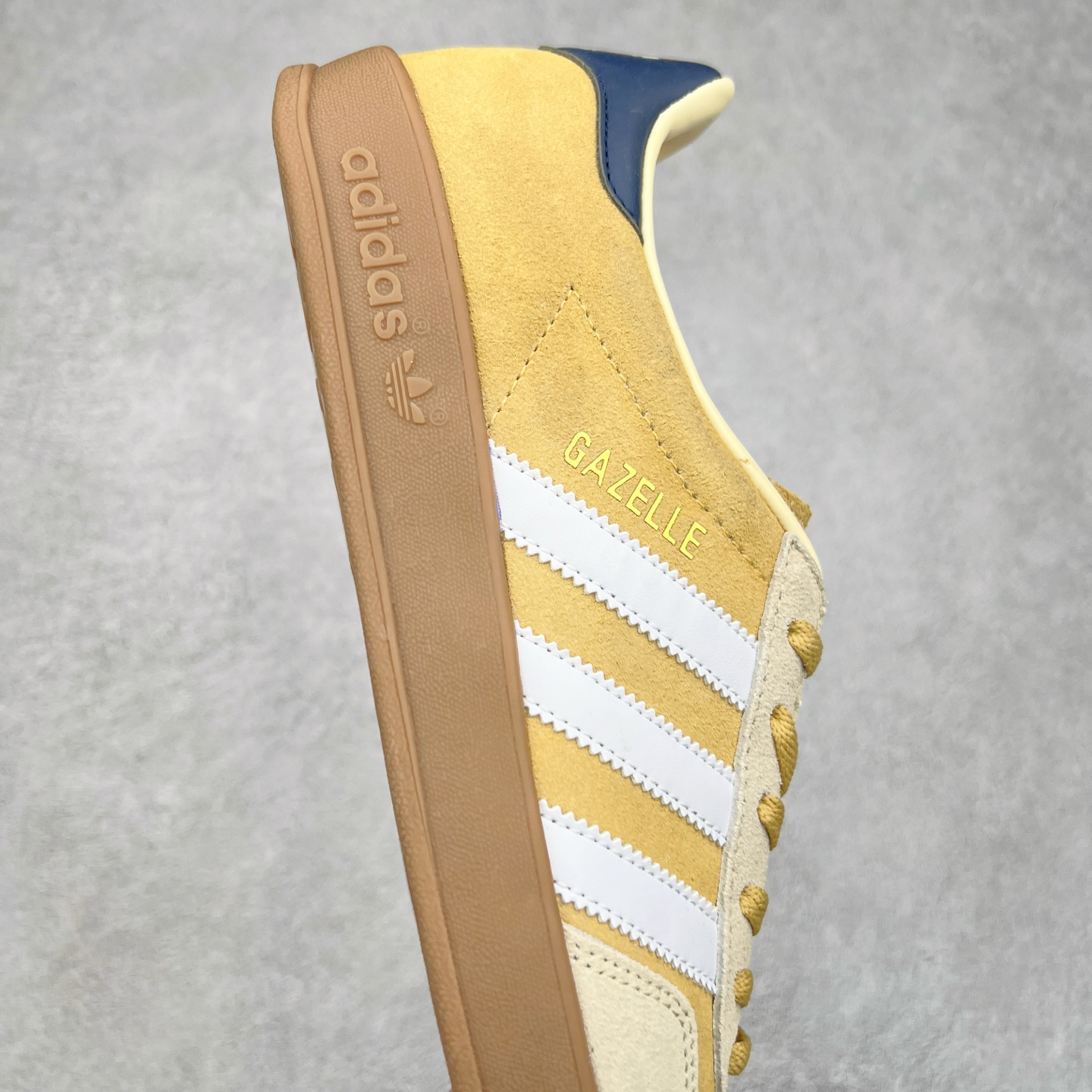 图片[6]-AD Gazelle Indoor Trainers 羚羊内训系列低帮复古百搭休闲运动德训风板鞋 JI3523 90年代经典的复刻版！自60年代以足球训练鞋面世以来,Gazelle就以其经典设计席卷全球。1991年版本的复刻,再造经典Gazelle。采用皮革打造,搭配浊色细节,让这款经典更加简约。尺码：36 36⅔ 37⅓ 38 38⅔ 39⅓ 40 40⅔ 41⅓ 42 42⅔ 43⅓ 44⅓ 44⅔ 45-选品中心
