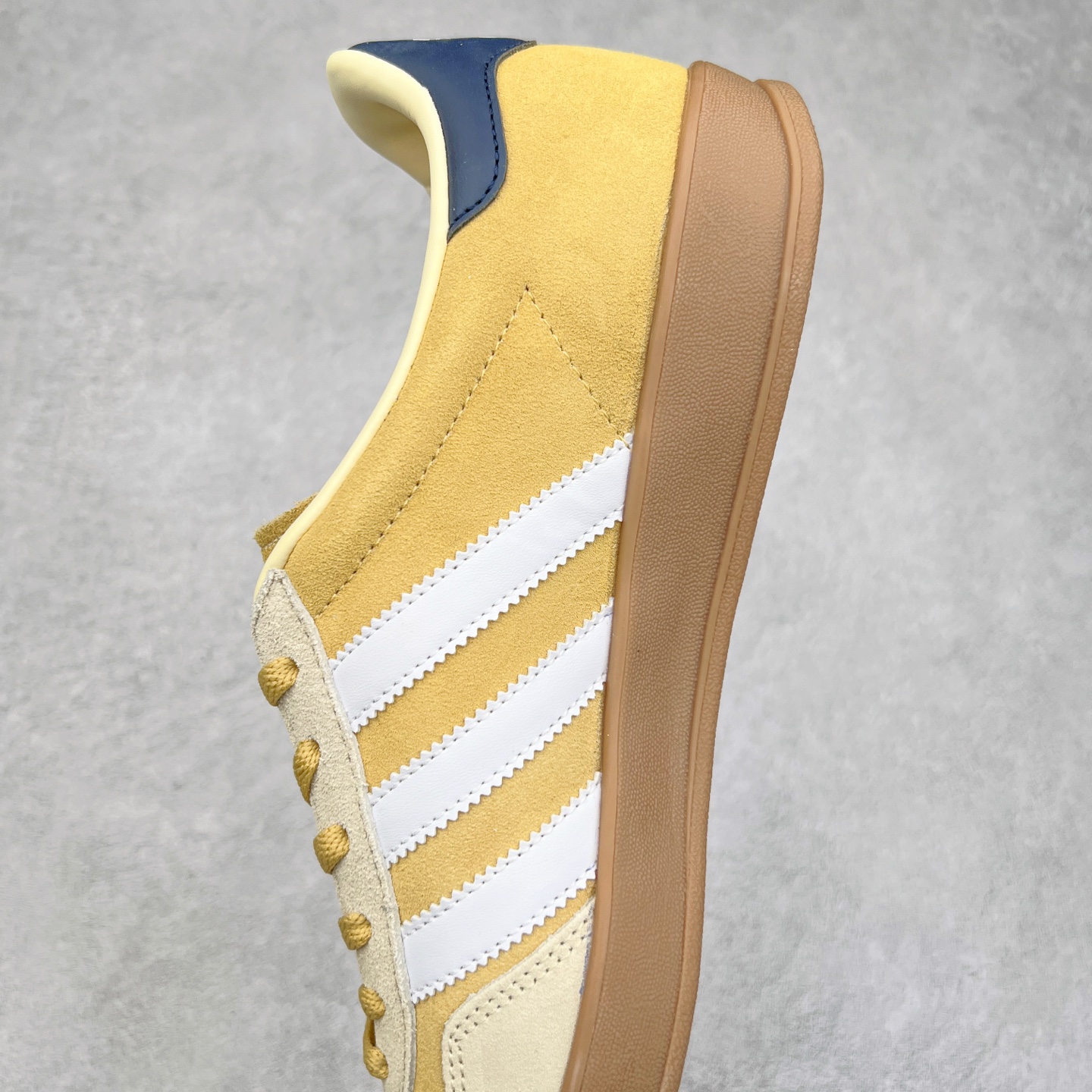 图片[7]-AD Gazelle Indoor Trainers 羚羊内训系列低帮复古百搭休闲运动德训风板鞋 JI3523 90年代经典的复刻版！自60年代以足球训练鞋面世以来,Gazelle就以其经典设计席卷全球。1991年版本的复刻,再造经典Gazelle。采用皮革打造,搭配浊色细节,让这款经典更加简约。尺码：36 36⅔ 37⅓ 38 38⅔ 39⅓ 40 40⅔ 41⅓ 42 42⅔ 43⅓ 44⅓ 44⅔ 45-选品中心