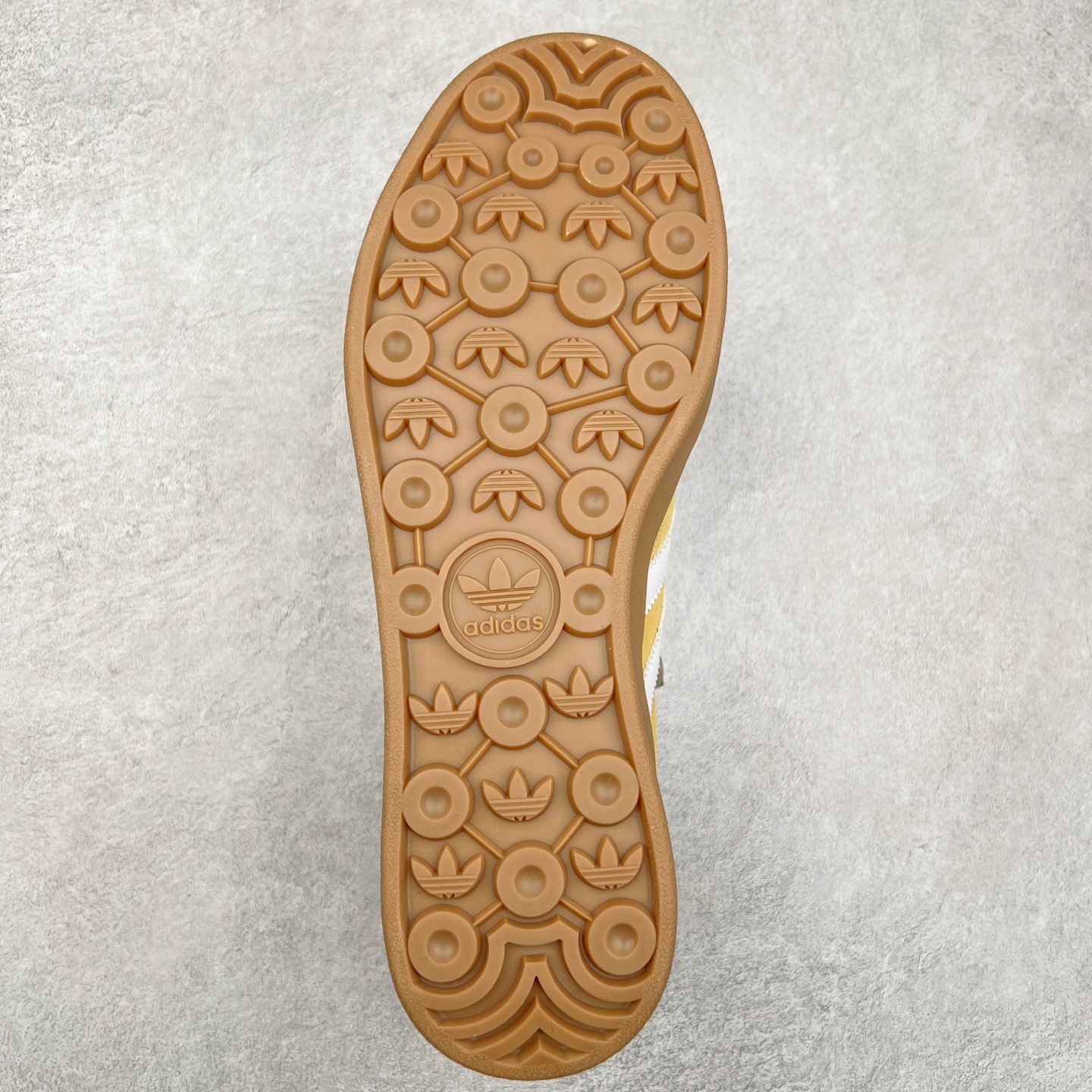 图片[9]-AD Gazelle Indoor Trainers 羚羊内训系列低帮复古百搭休闲运动德训风板鞋 JI3523 90年代经典的复刻版！自60年代以足球训练鞋面世以来,Gazelle就以其经典设计席卷全球。1991年版本的复刻,再造经典Gazelle。采用皮革打造,搭配浊色细节,让这款经典更加简约。尺码：36 36⅔ 37⅓ 38 38⅔ 39⅓ 40 40⅔ 41⅓ 42 42⅔ 43⅓ 44⅓ 44⅔ 45-选品中心