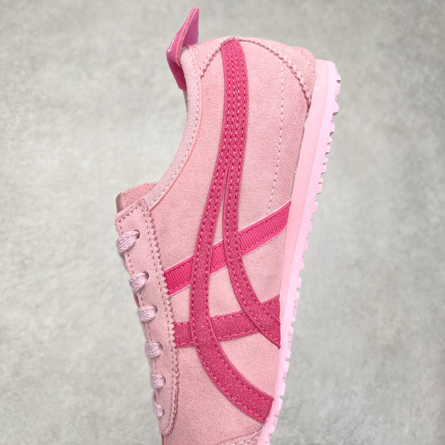 图片[7]-Asics Onitsuka Tiger MEXICO 66 亚瑟士鬼冢虎复古经典板鞋 市场王者选手 海外订单工厂出品 长期生产补货永不断码 超成熟稳定的做工品控 原装全套纸板楦头开发 原汁原味 完美呈现版型 私模正确鞋底咬花纹路 一比一鞋头弧度高度鞋身弧度 绝不口嗨 细节品控鞋型随意秒杀市面 原档咬花纹路私模大底 一个单元有六个三角形 总体形拼接呈现花瓣状 官方四联吊牌 原装Ortholite轻量化鞋垫 原盒原配 质保卡 说明书 钢印防尘纸 纸板中底带钢印 乳胶组合鞋垫 支持全方位的对比专柜 产品从款式颜色造型上体现出追求舒适和细节的完美 鞋类更是推崇手工制作的严谨与完美 融舒适性与可穿性的设计风格 注重细节的完美和别致魅力 既保持稳重 又不失轻松的时尚感 尺码：36 37 37.5 38 39 39.5 40 40.5 41.5 42 42.5 43.5 44 45-选品中心