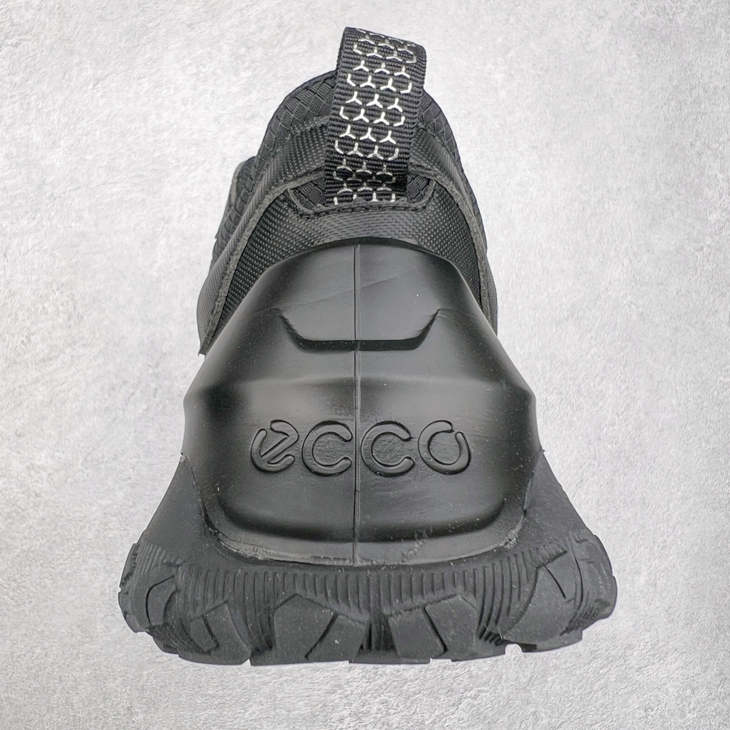 图片[8]-ECCO爱步男款运动鞋 真皮透气休闲防滑跑步鞋 健步BIOMC大经典 直接注塑工艺 稳固舒适 强效缓震与能量回弹 增加运动时的稳定与舒适 牛皮鞋面，纹理自然，柔韧耐穿 PU中底，带来轻盈舒适的上脚感受 橡胶大底，抓地力强，具有良好的耐磨性 都市探索 步履悠然 尺码：39 40 41 42 43 44（ 正常码）-选品中心