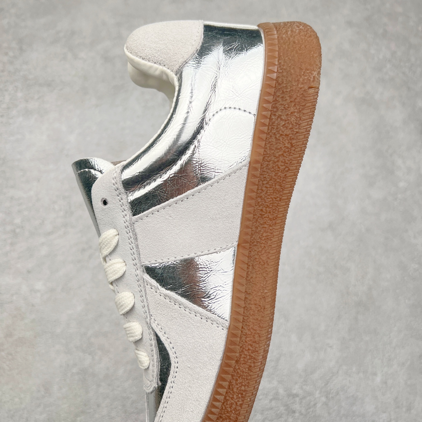 图片[7]-GG-CC赵露思同款德训鞋 广东大厂品质 明星同款 最流行的手工德训鞋 一年四季都能穿 打造摩登而又不受时尚趋势左右的经典款式 上脚体验一下完美的质感和偏秀气GGCC的鞋型保证能征服像你一样的小可爱 翻毛皮完美拼接 鞋底采用防滑橡胶大底 轻松驾驭正装休闲装 超级网红爆款 经典超值百搭 尺码：35 36 37 38 39 40 41 42 43 44-选品中心