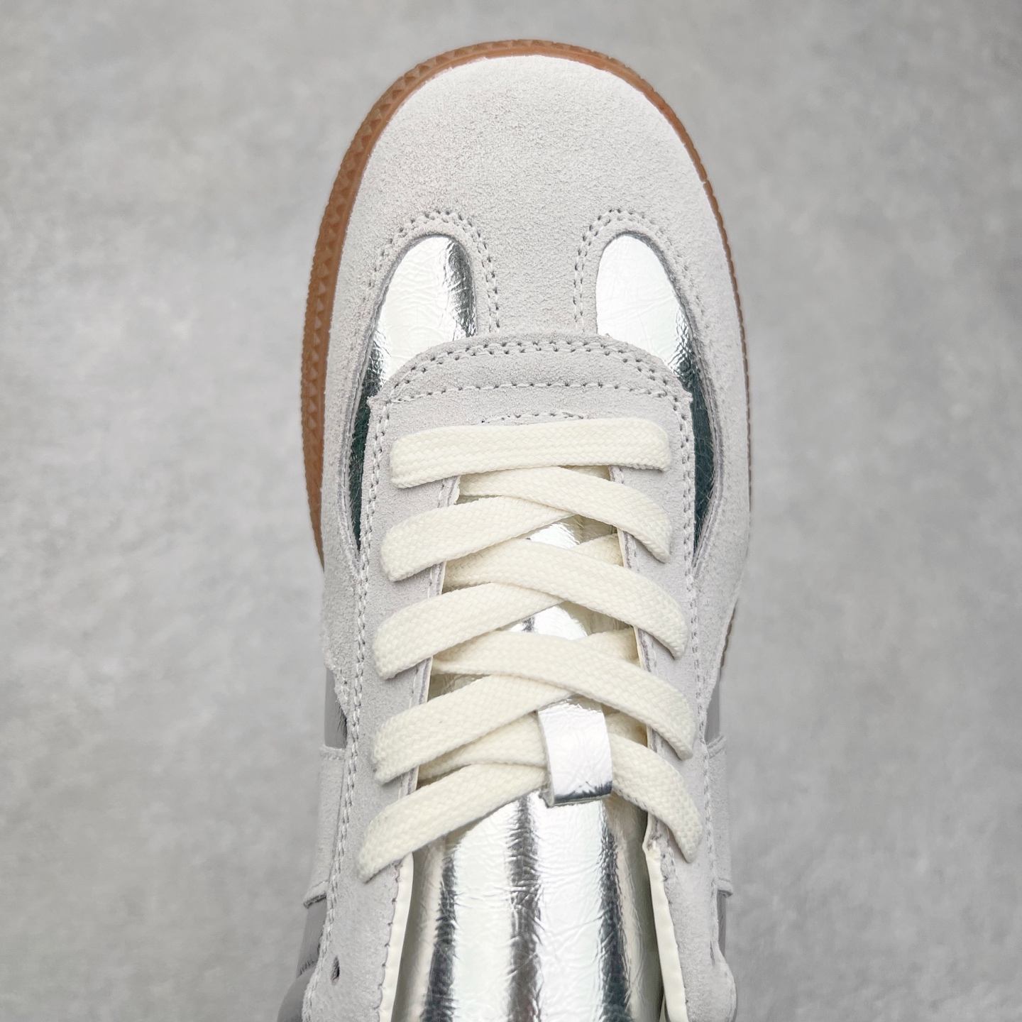 图片[4]-GG-CC赵露思同款德训鞋 广东大厂品质 明星同款 最流行的手工德训鞋 一年四季都能穿 打造摩登而又不受时尚趋势左右的经典款式 上脚体验一下完美的质感和偏秀气GGCC的鞋型保证能征服像你一样的小可爱 翻毛皮完美拼接 鞋底采用防滑橡胶大底 轻松驾驭正装休闲装 超级网红爆款 经典超值百搭 尺码：35 36 37 38 39 40 41 42 43 44-选品中心