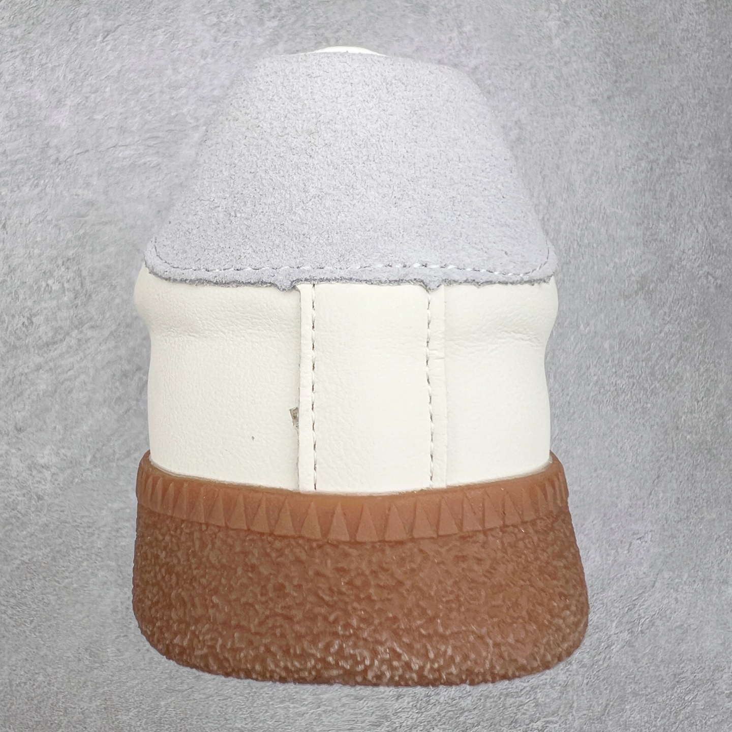 图片[8]-GG-CC赵露思同款德训鞋 广东大厂品质 明星同款 最流行的手工德训鞋 一年四季都能穿 打造摩登而又不受时尚趋势左右的经典款式 上脚体验一下完美的质感和偏秀气GGCC的鞋型保证能征服像你一样的小可爱 翻毛皮完美拼接 鞋底采用防滑橡胶大底 轻松驾驭正装休闲装 超级网红爆款 经典超值百搭 尺码：35 36 37 38 39 40 41 42 43 44-选品中心