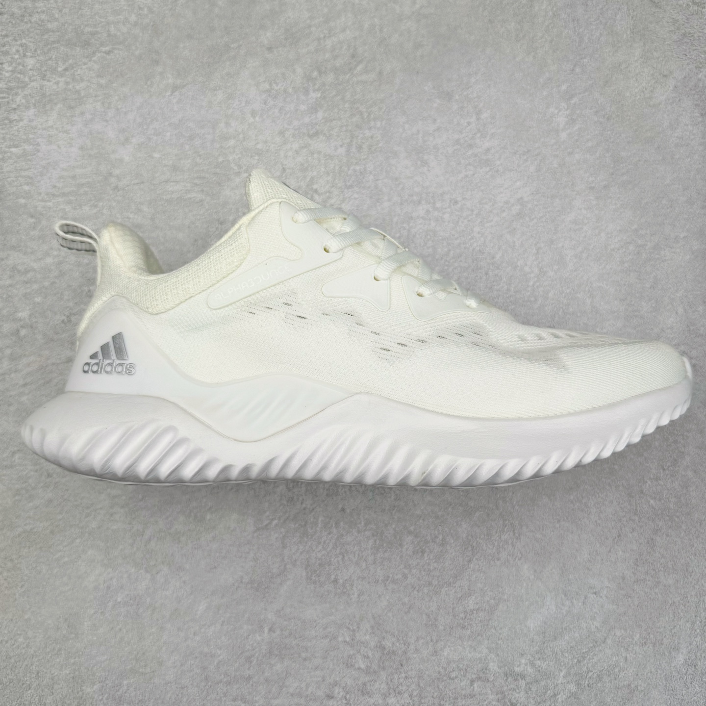 图片[3]-AD AlphaBounce HPC AMS 3M反光 阿尔法三代Bouncetm中底与Forged Mesh 热融合多层绒布的结合 外加马牌大底 原盒市售最高版本 附带官方防水袋 尺码：36 36.5 37.5 38 38.5 39 40 40.5 41 42 42.5 43 44 45-选品中心