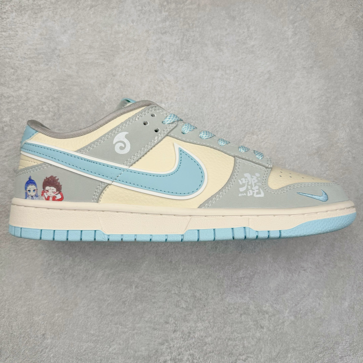 NK Dunk Low 定制配色 LW1818-114 大厂出品 极力推荐 原装头层材料 独家版型蒸餾加工帶來的是更好的视觉和脚感体验大厂纯原品质出货 清洁度 电绣工艺 皮料切割干净无任何毛边 细节完美 实拍调校N版已经零色差零失真 百分百还原实物色彩所见即所得 不存在货不对板色差等低级问题 选购参考实物拍摄 不混卖不参货 只用心做好货严格选品 承诺混一赔十 尺码：36 36.5 37.5 38 38.5 39 40 40.5 41 42 42.5 43 44 44.5 45-选品中心