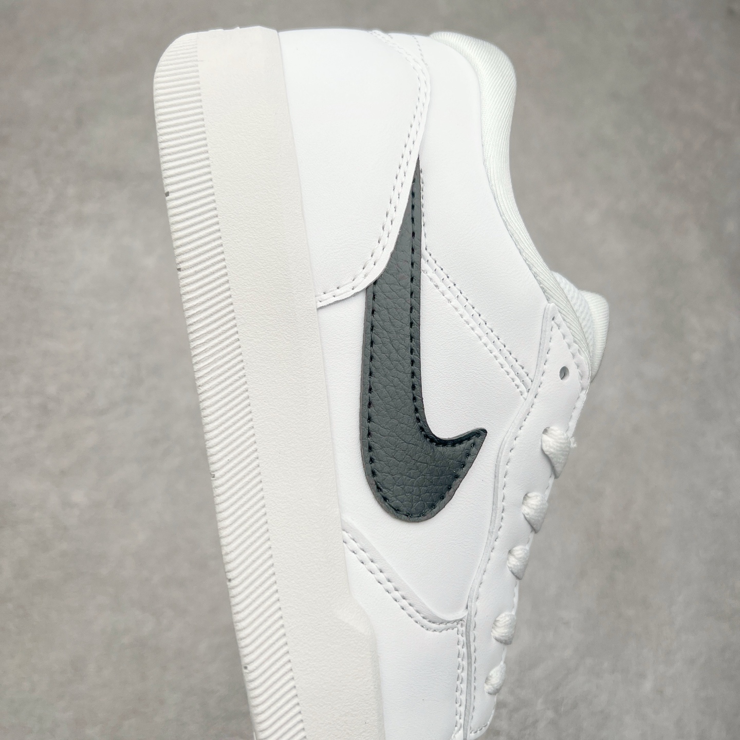 图片[6]-＃福利特价 NK SB Force 58 空军58系列低帮休闲运动滑板板鞋 鞋面由帆布和麂皮拼接 层次感丰富 搭配硫化外底 耐磨耐穿 鞋舌及中底后跟处饰有SB Logo 表明鞋款身份 采用包边设计 经久耐穿 硫化结构则有效提升灵活性 穿上这款全新推出的创意力作 助你耀动街头 尺码：36 36.5 37.5 38 38.5 39 40 40.5 41 42 42.5 43 44 45-选品中心