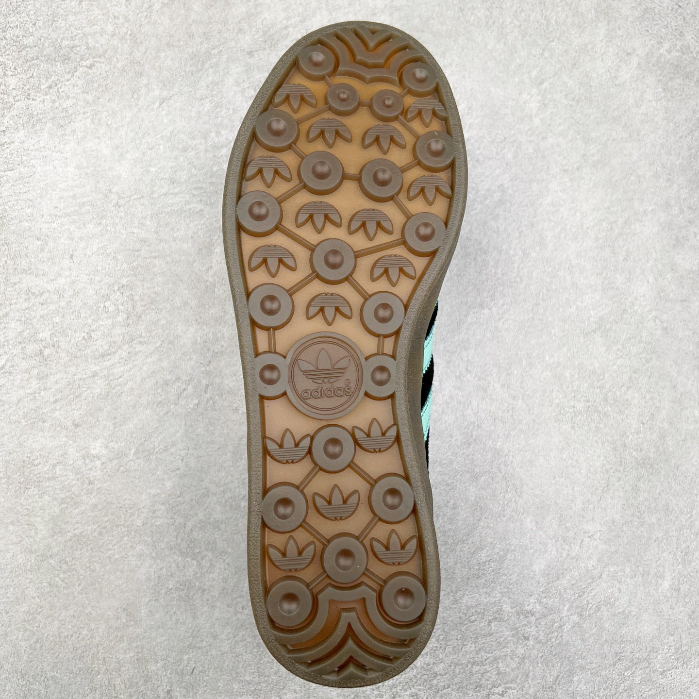 图片[9]-AD Gazelle Indoor Trainers 羚羊内训系列低帮复古百搭休闲运动德训风板鞋 JR7112 90年代经典的复刻版！自60年代以足球训练鞋面世以来,Gazelle就以其经典设计席卷全球。1991年版本的复刻,再造经典Gazelle。采用皮革打造,搭配浊色细节,让这款经典更加简约。尺码：36 36⅔ 37⅓ 38 38⅔ 39⅓ 40 40⅔ 41⅓ 42 42⅔ 43⅓ 44⅓ 44⅔ 45-选品中心