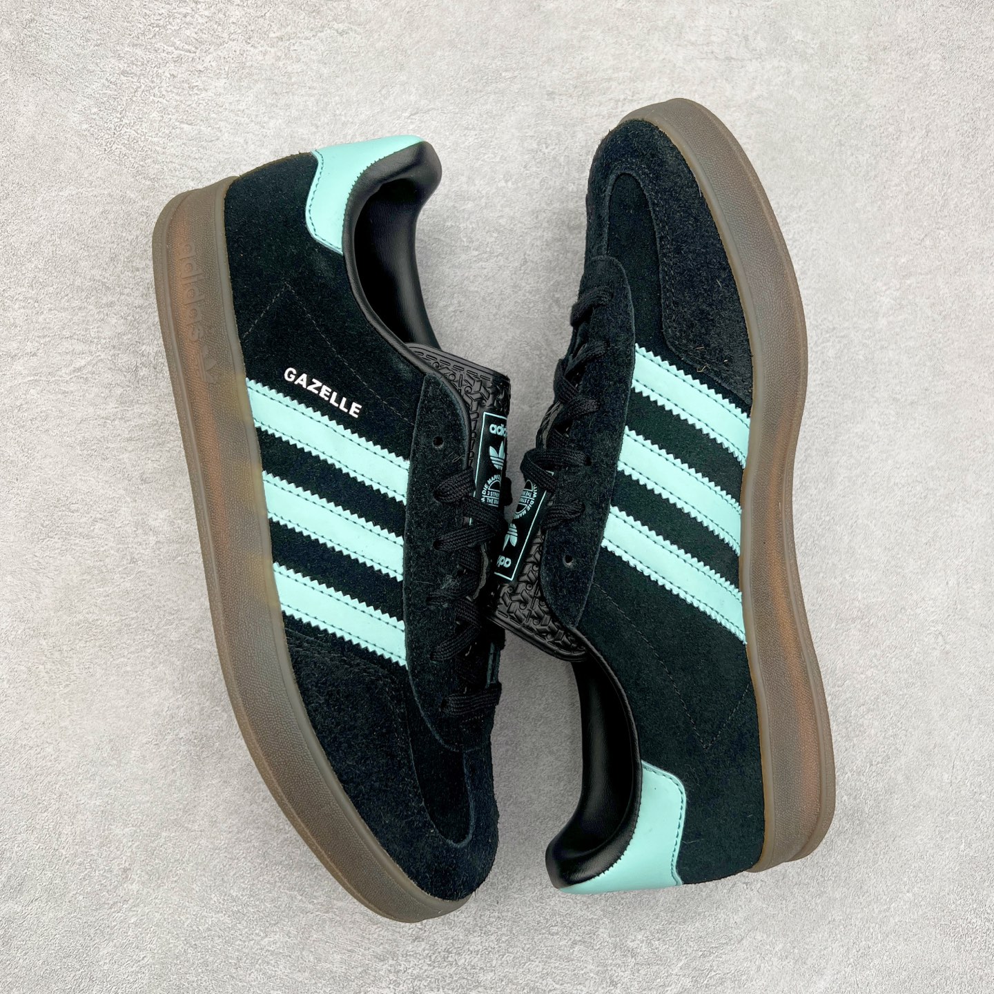 图片[3]-AD Gazelle Indoor Trainers 羚羊内训系列低帮复古百搭休闲运动德训风板鞋 JR7112 90年代经典的复刻版！自60年代以足球训练鞋面世以来,Gazelle就以其经典设计席卷全球。1991年版本的复刻,再造经典Gazelle。采用皮革打造,搭配浊色细节,让这款经典更加简约。尺码：36 36⅔ 37⅓ 38 38⅔ 39⅓ 40 40⅔ 41⅓ 42 42⅔ 43⅓ 44⅓ 44⅔ 45-选品中心