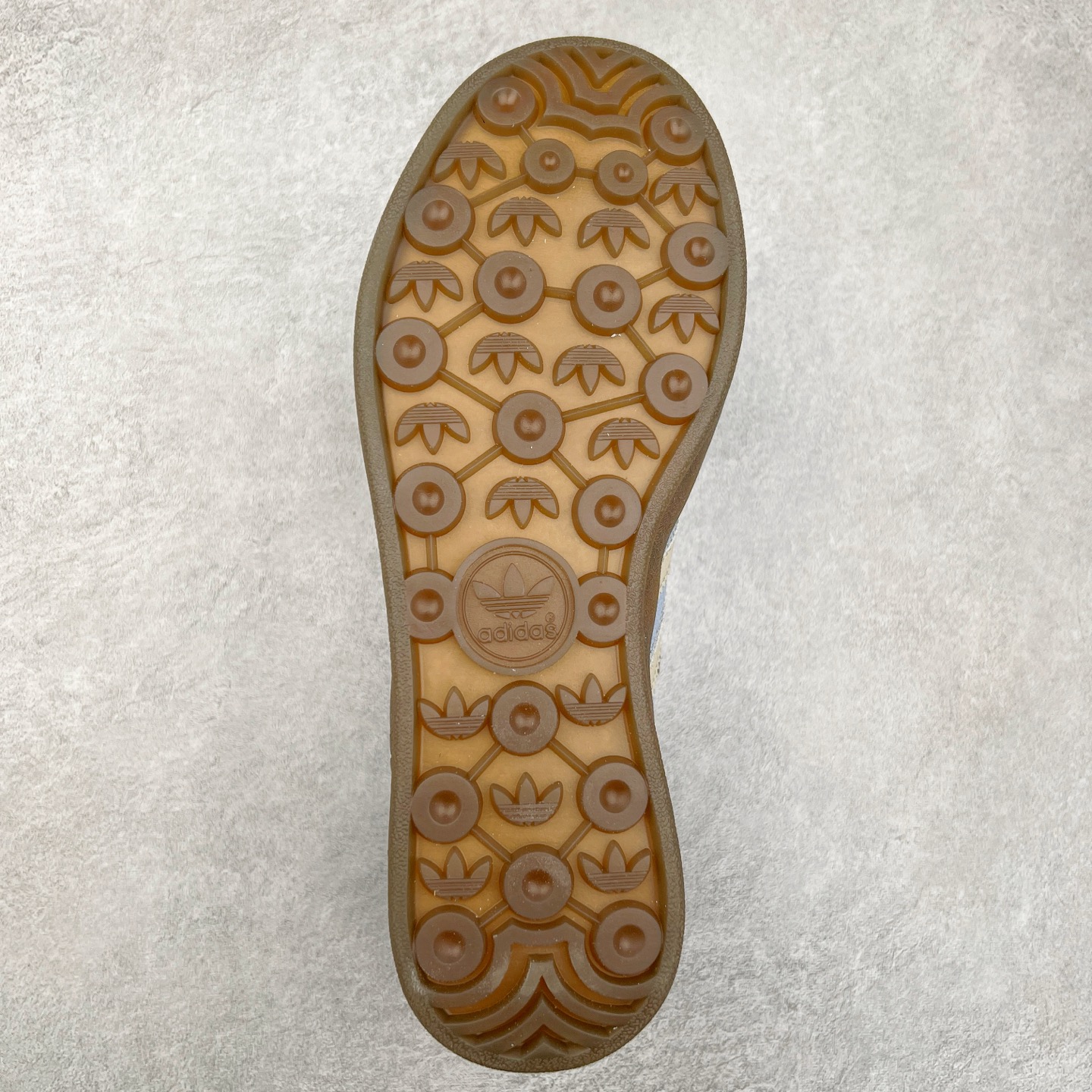 图片[9]-AD Gazelle Indoor Trainers 羚羊内训系列低帮复古百搭休闲运动德训风板鞋 JI2717 90年代经典的复刻版！自60年代以足球训练鞋面世以来,Gazelle就以其经典设计席卷全球。1991年版本的复刻,再造经典Gazelle。采用皮革打造,搭配浊色细节,让这款经典更加简约。尺码：36 36⅔ 37⅓ 38 38⅔ 39⅓ 40 40⅔ 41⅓ 42 42⅔ 43⅓ 44⅓ 44⅔ 45-选品中心