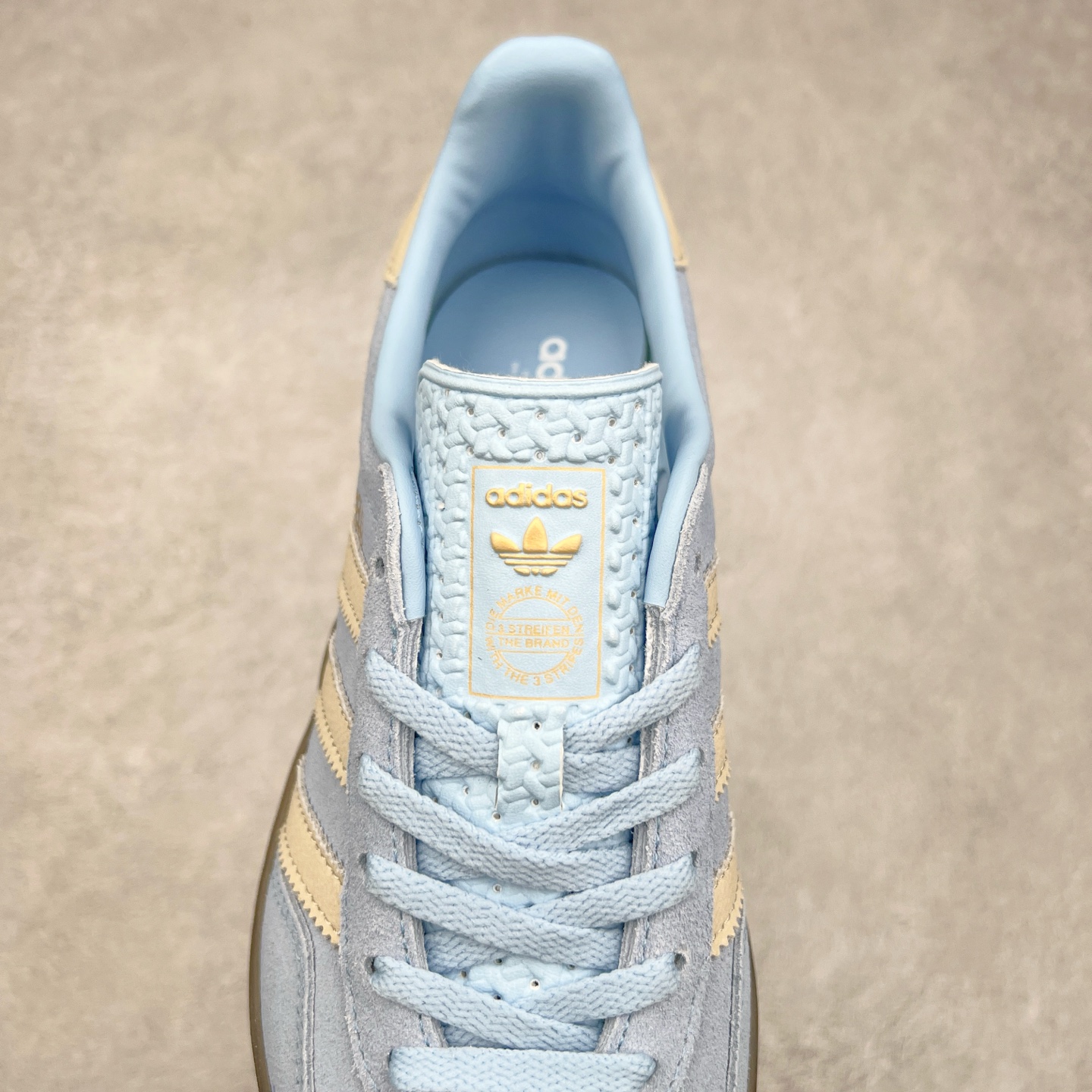 图片[5]-AD Gazelle Indoor Trainers 羚羊内训系列低帮复古百搭休闲运动德训风板鞋 JI2717 90年代经典的复刻版！自60年代以足球训练鞋面世以来,Gazelle就以其经典设计席卷全球。1991年版本的复刻,再造经典Gazelle。采用皮革打造,搭配浊色细节,让这款经典更加简约。尺码：36 36⅔ 37⅓ 38 38⅔ 39⅓ 40 40⅔ 41⅓ 42 42⅔ 43⅓ 44⅓ 44⅔ 45-选品中心