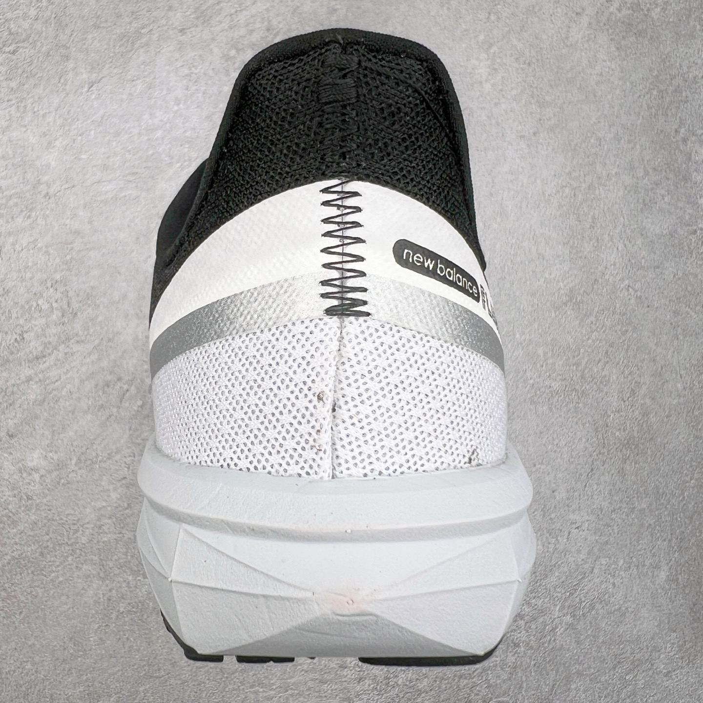 图片[8]-New Balance NB Fresh Foam X More V3 TDS 缓震跑步鞋 能让您的双脚保持凉爽 舒适和缓震 这款越野跑鞋采用合成纤维/网眼结构以提高透气性 两部分式FreshFoamX中底带来良好的舒适感 还采用Toe Protect技术和我们最高的全地形堆叠高度 无论您在何处漫游 这款鞋子都有助于保护您的双脚免受碎屑侵害 尺码：40-45-选品中心