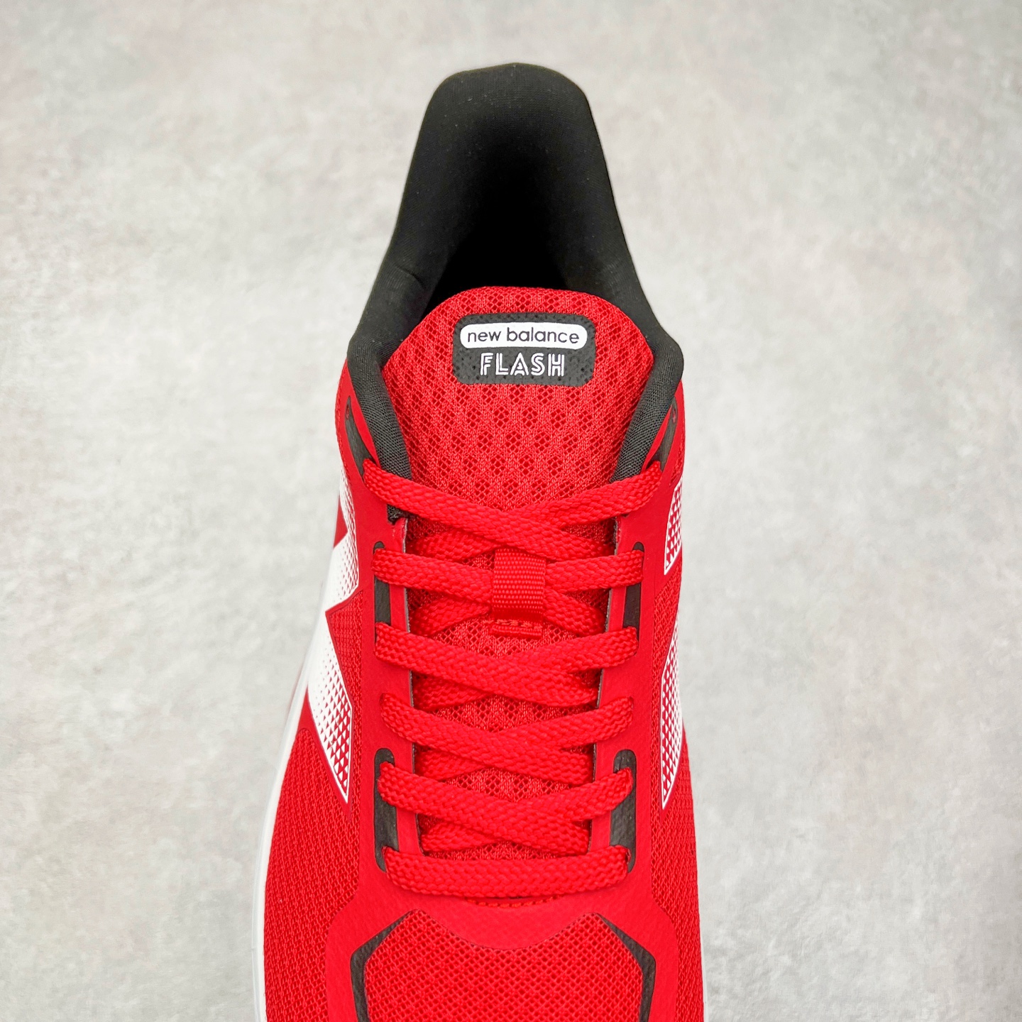 图片[5]-New Balance NB Fresh Foam X More V3 TDS 缓震跑步鞋 能让您的双脚保持凉爽 舒适和缓震 这款越野跑鞋采用合成纤维/网眼结构以提高透气性 两部分式FreshFoamX中底带来良好的舒适感 还采用Toe Protect技术和我们最高的全地形堆叠高度 无论您在何处漫游 这款鞋子都有助于保护您的双脚免受碎屑侵害 尺码：40-45-选品中心