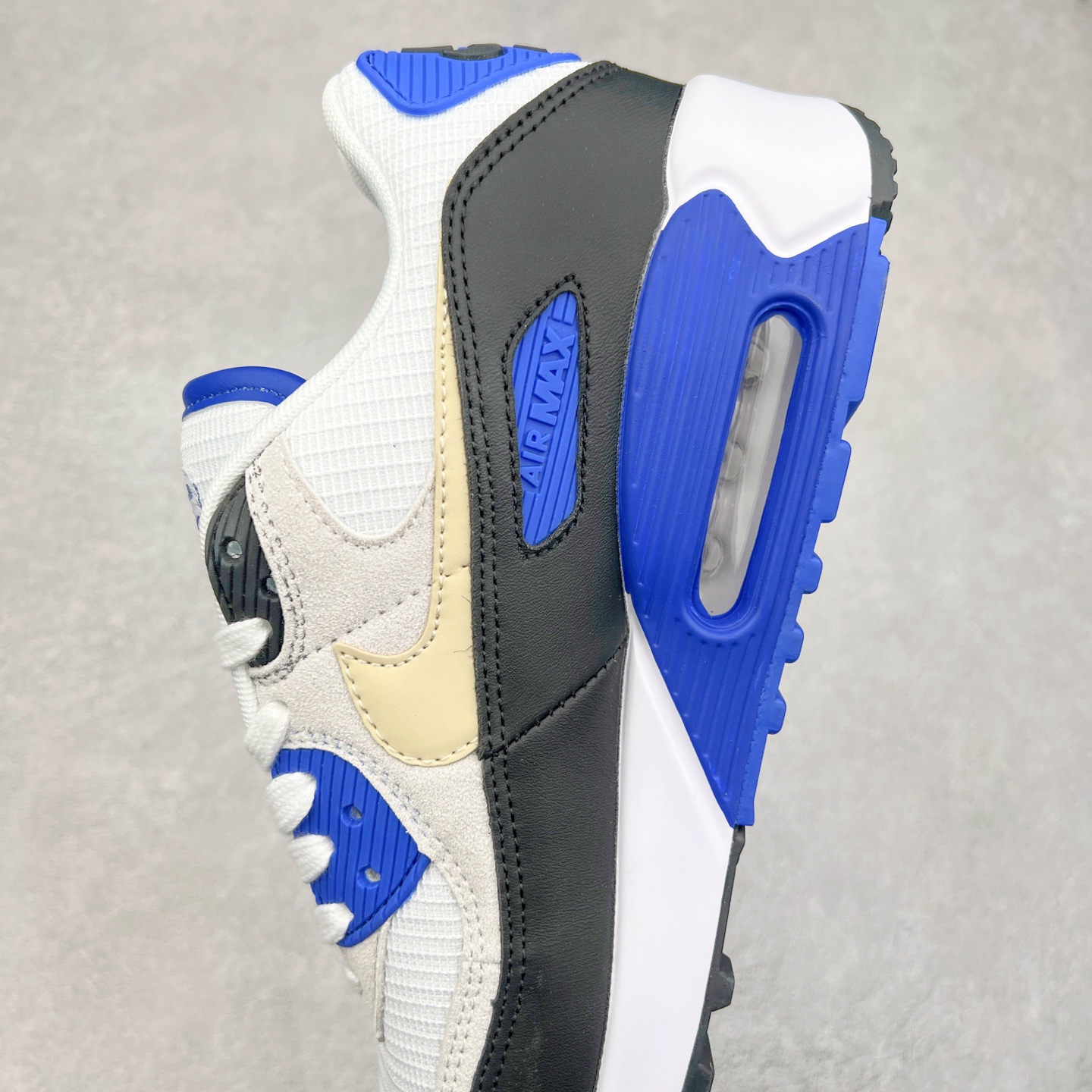 图片[7]-＃MX版 NK Air MAX 90 气垫复古减震跑步鞋 HF3449-100 经典重温 独家陆续补货 外单专供大厂出品 品质稳定 一百余色 终端操作 Air Max 90于1990年推出 来自Air Max系列 在Air Max 1的基础上改进而得 增加了气垫面积 外型上也更为流线 最特別的就是加入了菱纹塑胶嵌板 为Air Max 90增添了许多潮流气息 皮革鞋面 造就出色耐穿性和支撑力 Max Air缓震配置搭配泡棉中底 令Air Max 90轻盈而舒适 华夫格橡胶外底 铸就Air Max 90非凡的抓地力 而Air Max 90不仅是一双跑鞋 它成功跨越了时间的演进 成为了球鞋文化与潮流圈中最熟为人知的鞋款之一 尺码：36 36.5 37.5 38 38.5 39 40 40.5 41 42 42.5 43 44 44.5 45-选品中心