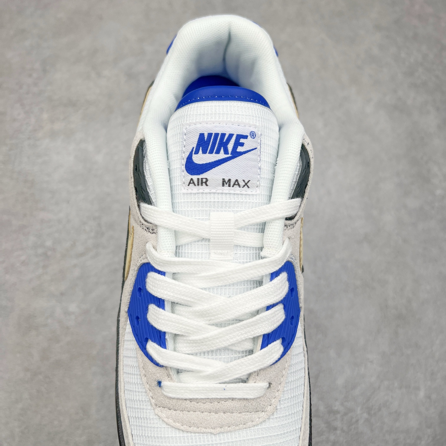 图片[5]-＃MX版 NK Air MAX 90 气垫复古减震跑步鞋 HF3449-100 经典重温 独家陆续补货 外单专供大厂出品 品质稳定 一百余色 终端操作 Air Max 90于1990年推出 来自Air Max系列 在Air Max 1的基础上改进而得 增加了气垫面积 外型上也更为流线 最特別的就是加入了菱纹塑胶嵌板 为Air Max 90增添了许多潮流气息 皮革鞋面 造就出色耐穿性和支撑力 Max Air缓震配置搭配泡棉中底 令Air Max 90轻盈而舒适 华夫格橡胶外底 铸就Air Max 90非凡的抓地力 而Air Max 90不仅是一双跑鞋 它成功跨越了时间的演进 成为了球鞋文化与潮流圈中最熟为人知的鞋款之一 尺码：36 36.5 37.5 38 38.5 39 40 40.5 41 42 42.5 43 44 44.5 45-选品中心