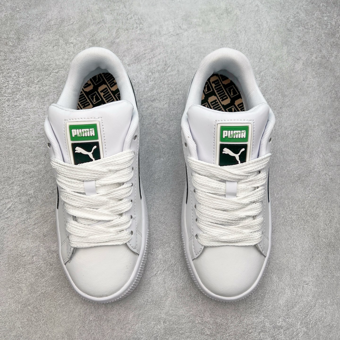 图片[2]-＃奥莱订单福利 PUMA SUEDE XL 彪马新款面包鞋男女同款复古休闲板鞋 赠送一双鞋带 鞋身通体采用细腻的麂皮材质 厚实柔软 质感出众 鞋侧保留PUMA标志性跑道图案 侧面与后跟点缀金属色PUMA LOGO 兼具辨识度与细节感 加厚鞋垫、饱满鞋舌 搭配加宽扁形鞋带 使得穿着感更加贴合与舒适 值得一提的是 本季SUEDE XL鞋款以黑色、红色及蓝色最为瞩目 经典黑的配色 在低调之余可轻松驾驭任何潮流风格造型 而高饱和度的配色 则是当之无愧的早春出街利器。货号： 395205 尺码：36 36.5 37 38 38.5 39 40 40.5 41 42 42.5 43 44 44.5 45-选品中心