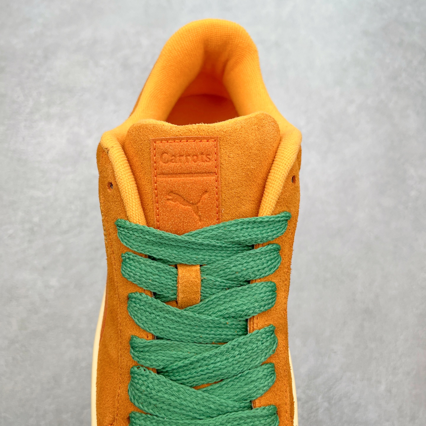 图片[5]-＃奥莱订单福利 PUMA SUEDE XL 彪马新款面包鞋男女同款复古休闲板鞋 赠送一双鞋带 鞋身通体采用细腻的麂皮材质 厚实柔软 质感出众 鞋侧保留PUMA标志性跑道图案 侧面与后跟点缀金属色PUMA LOGO 兼具辨识度与细节感 加厚鞋垫、饱满鞋舌 搭配加宽扁形鞋带 使得穿着感更加贴合与舒适 值得一提的是 本季SUEDE XL鞋款以黑色、红色及蓝色最为瞩目 经典黑的配色 在低调之余可轻松驾驭任何潮流风格造型 而高饱和度的配色 则是当之无愧的早春出街利器。货号： 395205 尺码：36 36.5 37 38 38.5 39 40 40.5 41 42 42.5 43 44 44.5 45-选品中心