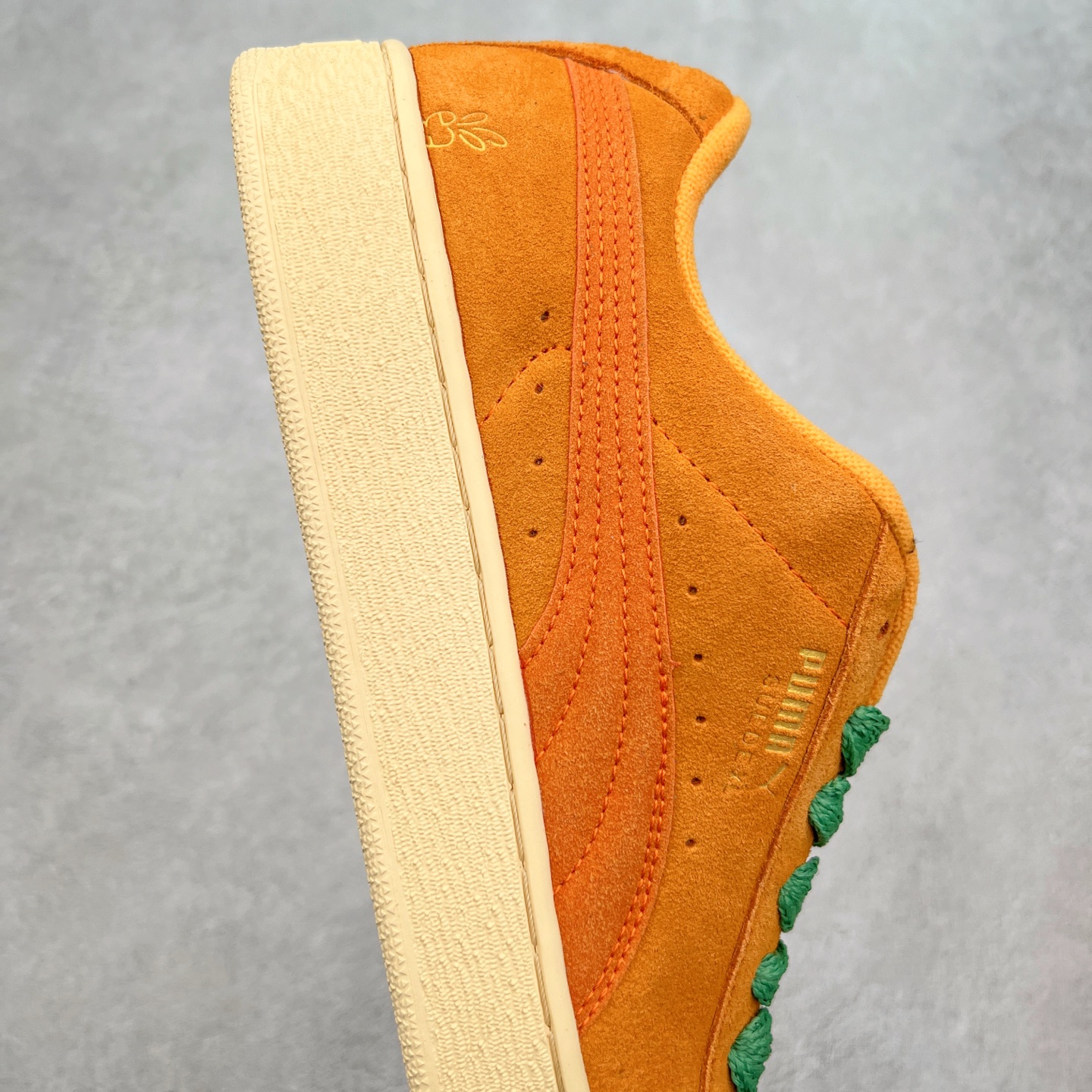 图片[6]-＃奥莱订单福利 PUMA SUEDE XL 彪马新款面包鞋男女同款复古休闲板鞋 赠送一双鞋带 鞋身通体采用细腻的麂皮材质 厚实柔软 质感出众 鞋侧保留PUMA标志性跑道图案 侧面与后跟点缀金属色PUMA LOGO 兼具辨识度与细节感 加厚鞋垫、饱满鞋舌 搭配加宽扁形鞋带 使得穿着感更加贴合与舒适 值得一提的是 本季SUEDE XL鞋款以黑色、红色及蓝色最为瞩目 经典黑的配色 在低调之余可轻松驾驭任何潮流风格造型 而高饱和度的配色 则是当之无愧的早春出街利器。货号： 395205 尺码：36 36.5 37 38 38.5 39 40 40.5 41 42 42.5 43 44 44.5 45-选品中心