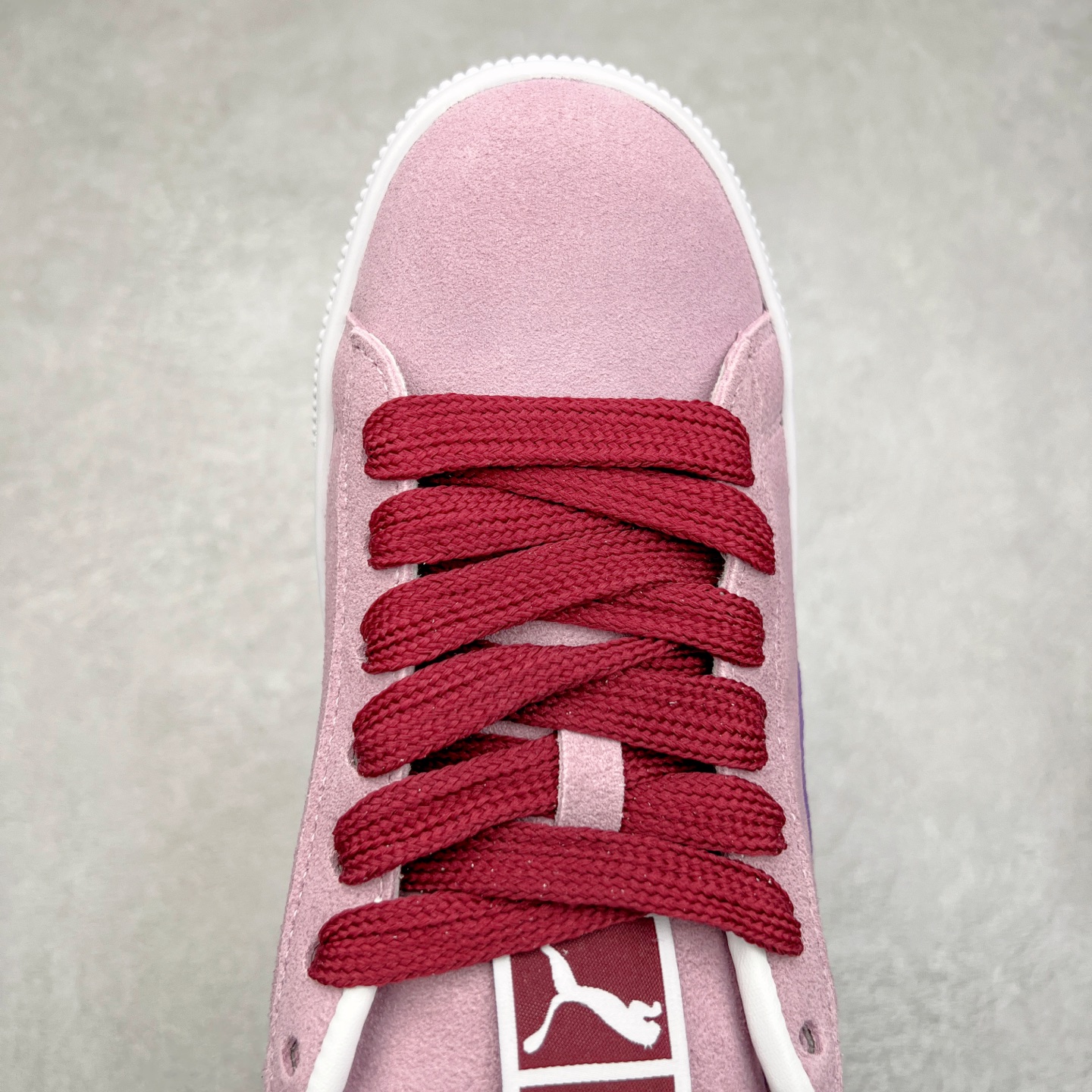 图片[4]-＃奥莱订单福利 PUMA SUEDE XL 彪马新款面包鞋男女同款复古休闲板鞋 赠送一双鞋带 鞋身通体采用细腻的麂皮材质 厚实柔软 质感出众 鞋侧保留PUMA标志性跑道图案 侧面与后跟点缀金属色PUMA LOGO 兼具辨识度与细节感 加厚鞋垫、饱满鞋舌 搭配加宽扁形鞋带 使得穿着感更加贴合与舒适 值得一提的是 本季SUEDE XL鞋款以黑色、红色及蓝色最为瞩目 经典黑的配色 在低调之余可轻松驾驭任何潮流风格造型 而高饱和度的配色 则是当之无愧的早春出街利器。货号： 395205 尺码：36 36.5 37 38 38.5 39 40 40.5 41 42 42.5 43 44 44.5 45-选品中心