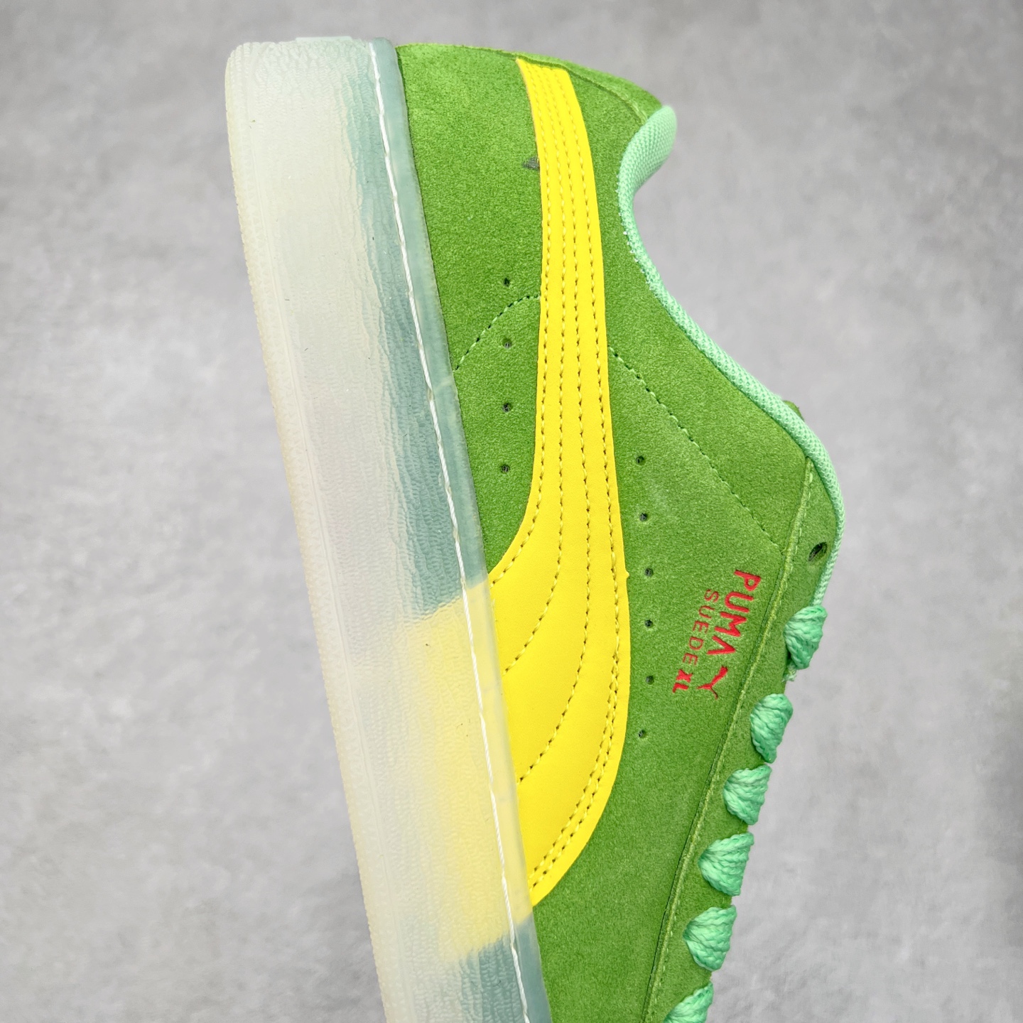 图片[6]-＃奥莱订单福利 PUMA SUEDE XL 彪马新款面包鞋男女同款复古休闲板鞋 赠送一双鞋带 鞋身通体采用细腻的麂皮材质 厚实柔软 质感出众 鞋侧保留PUMA标志性跑道图案 侧面与后跟点缀金属色PUMA LOGO 兼具辨识度与细节感 加厚鞋垫、饱满鞋舌 搭配加宽扁形鞋带 使得穿着感更加贴合与舒适 值得一提的是 本季SUEDE XL鞋款以黑色、红色及蓝色最为瞩目 经典黑的配色 在低调之余可轻松驾驭任何潮流风格造型 而高饱和度的配色 则是当之无愧的早春出街利器。货号： 395205 尺码：36 36.5 37 38 38.5 39 40 40.5 41 42 42.5 43 44 44.5 45-选品中心