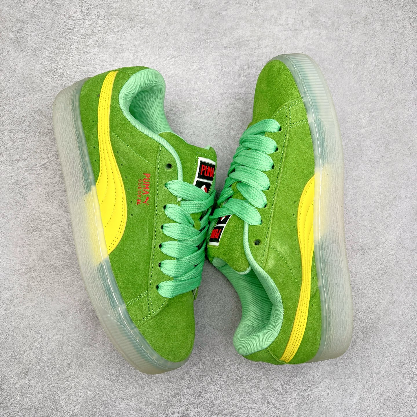 图片[3]-＃奥莱订单福利 PUMA SUEDE XL 彪马新款面包鞋男女同款复古休闲板鞋 赠送一双鞋带 鞋身通体采用细腻的麂皮材质 厚实柔软 质感出众 鞋侧保留PUMA标志性跑道图案 侧面与后跟点缀金属色PUMA LOGO 兼具辨识度与细节感 加厚鞋垫、饱满鞋舌 搭配加宽扁形鞋带 使得穿着感更加贴合与舒适 值得一提的是 本季SUEDE XL鞋款以黑色、红色及蓝色最为瞩目 经典黑的配色 在低调之余可轻松驾驭任何潮流风格造型 而高饱和度的配色 则是当之无愧的早春出街利器。货号： 395205 尺码：36 36.5 37 38 38.5 39 40 40.5 41 42 42.5 43 44 44.5 45-选品中心