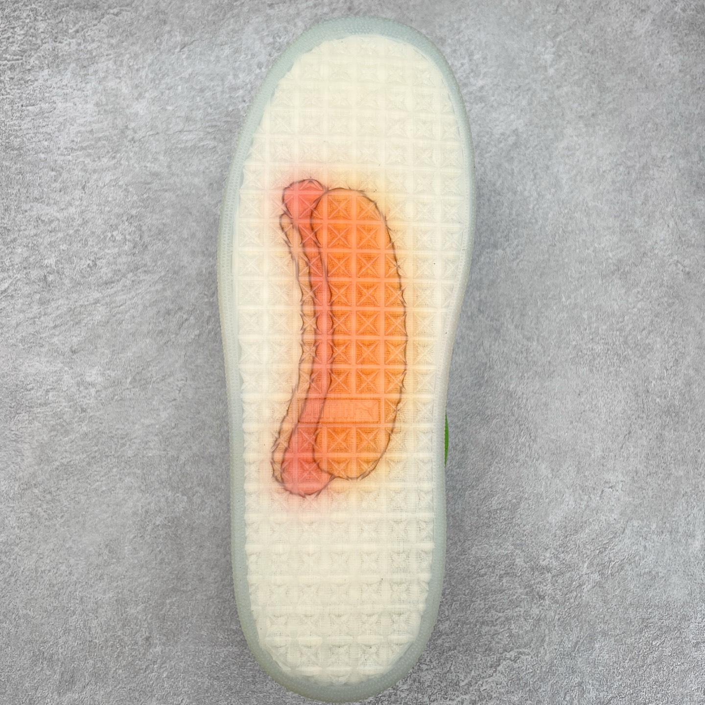 图片[9]-＃奥莱订单福利 PUMA SUEDE XL 彪马新款面包鞋男女同款复古休闲板鞋 赠送一双鞋带 鞋身通体采用细腻的麂皮材质 厚实柔软 质感出众 鞋侧保留PUMA标志性跑道图案 侧面与后跟点缀金属色PUMA LOGO 兼具辨识度与细节感 加厚鞋垫、饱满鞋舌 搭配加宽扁形鞋带 使得穿着感更加贴合与舒适 值得一提的是 本季SUEDE XL鞋款以黑色、红色及蓝色最为瞩目 经典黑的配色 在低调之余可轻松驾驭任何潮流风格造型 而高饱和度的配色 则是当之无愧的早春出街利器。货号： 395205 尺码：36 36.5 37 38 38.5 39 40 40.5 41 42 42.5 43 44 44.5 45-选品中心