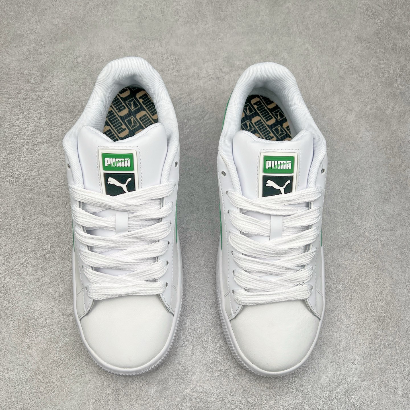 图片[2]-＃奥莱订单福利 PUMA SUEDE XL 彪马新款面包鞋男女同款复古休闲板鞋 赠送一双鞋带 鞋身通体采用细腻的麂皮材质 厚实柔软 质感出众 鞋侧保留PUMA标志性跑道图案 侧面与后跟点缀金属色PUMA LOGO 兼具辨识度与细节感 加厚鞋垫、饱满鞋舌 搭配加宽扁形鞋带 使得穿着感更加贴合与舒适 值得一提的是 本季SUEDE XL鞋款以黑色、红色及蓝色最为瞩目 经典黑的配色 在低调之余可轻松驾驭任何潮流风格造型 而高饱和度的配色 则是当之无愧的早春出街利器。货号： 395205 尺码：36 36.5 37 38 38.5 39 40 40.5 41 42 42.5 43 44 44.5 45-选品中心