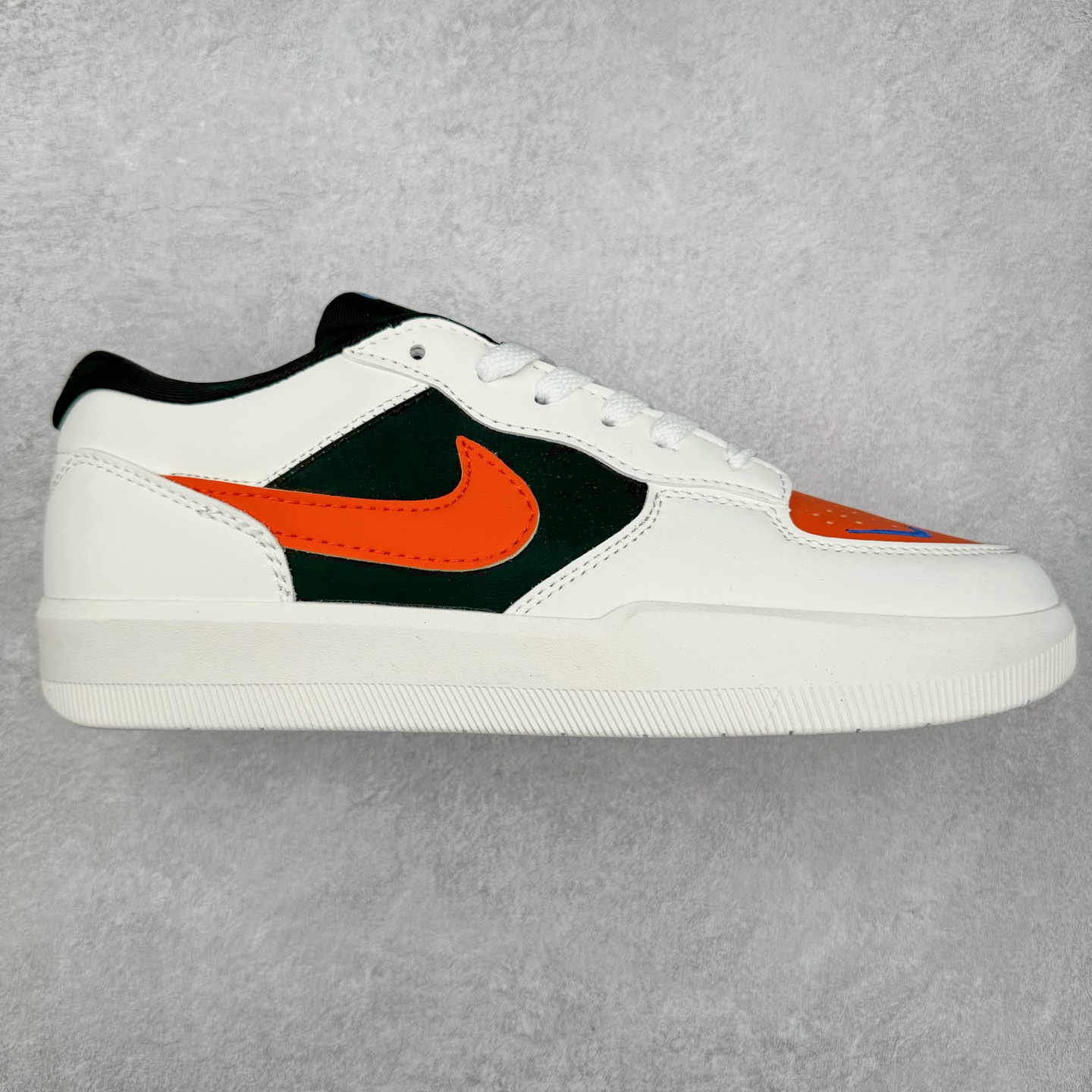 ＃福利特价 NK SB Force 58 空军58系列低帮休闲运动滑板板鞋 鞋面由帆布和麂皮拼接 层次感丰富 搭配硫化外底 耐磨耐穿 鞋舌及中底后跟处饰有SB Logo 表明鞋款身份 采用包边设计 经久耐穿 硫化结构则有效提升灵活性 穿上这款全新推出的创意力作 助你耀动街头 尺码：36 36.5 37.5 38 38.5 39 40 40.5 41 42 42.5 43 44 45-选品中心